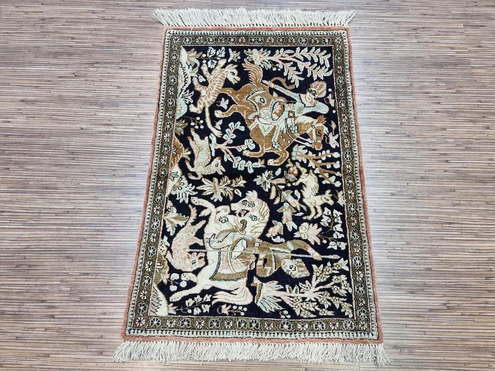 Tappeto fatto a mano in stile persiano Qum Silk 1.8' x 2.8', anni '70 - 1D129 in vendita 1