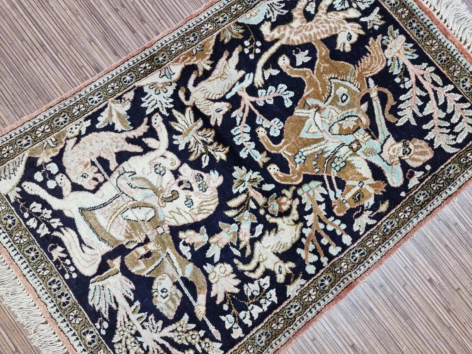 Tappeto fatto a mano in stile persiano Qum Silk 1.8' x 2.8', anni '70 - 1D129 in vendita 2