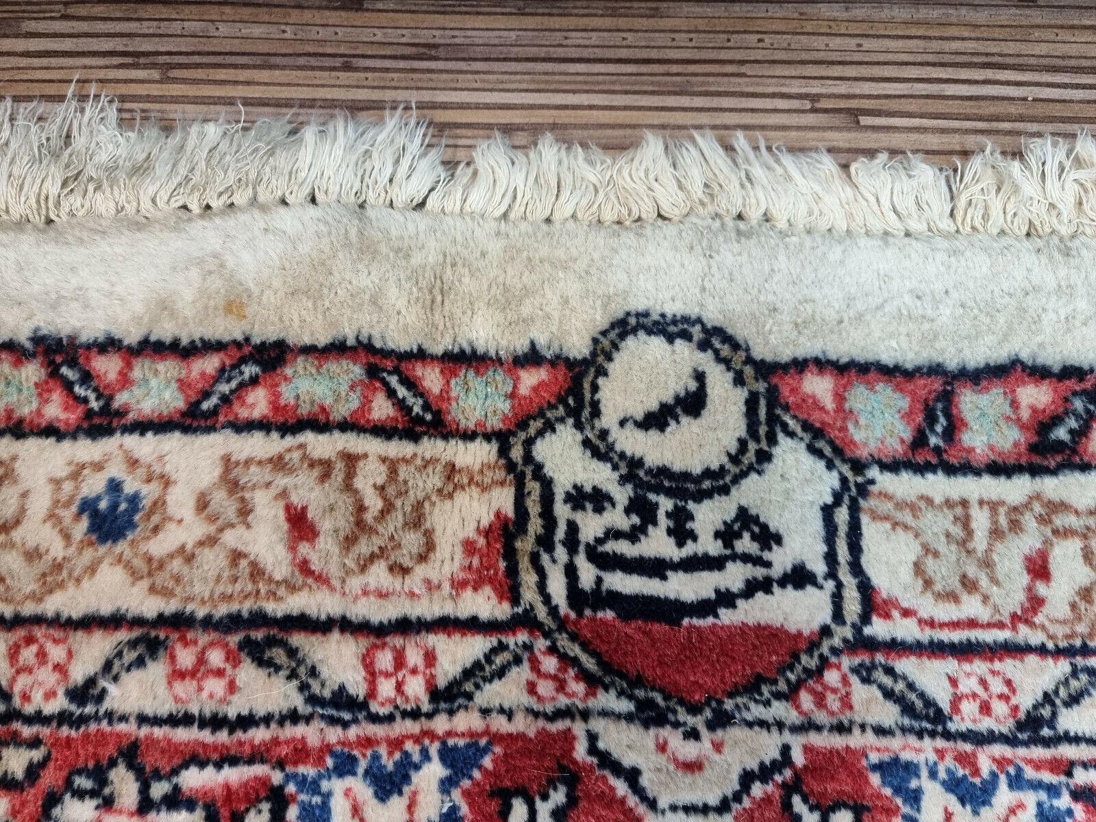 Handgefertigter Sarouk Oversize-Teppich im persischen Vintage-Stil 10.4' x 13,2', 1970er Jahre - 1D67 (Ende des 20. Jahrhunderts) im Angebot