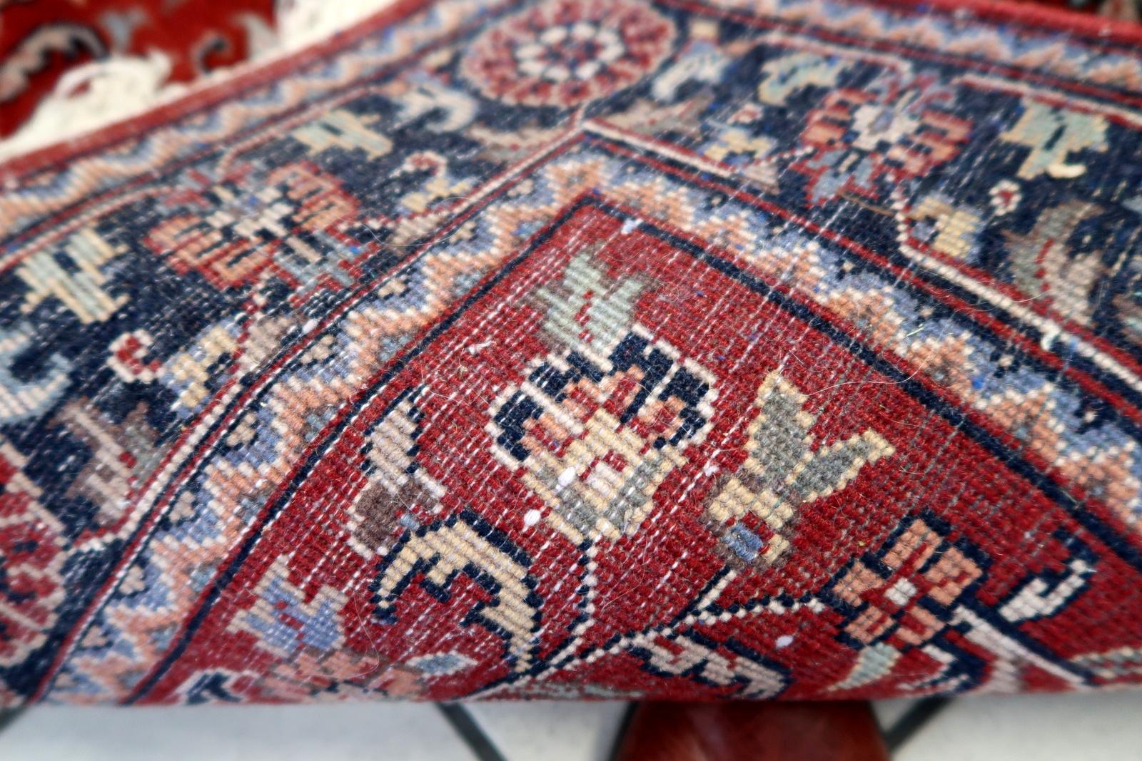 Handgefertigter Sarouk-Teppich im persischen Vintage-Stil 2.4' x 4', 1970er Jahre - 1C1115 im Angebot 4