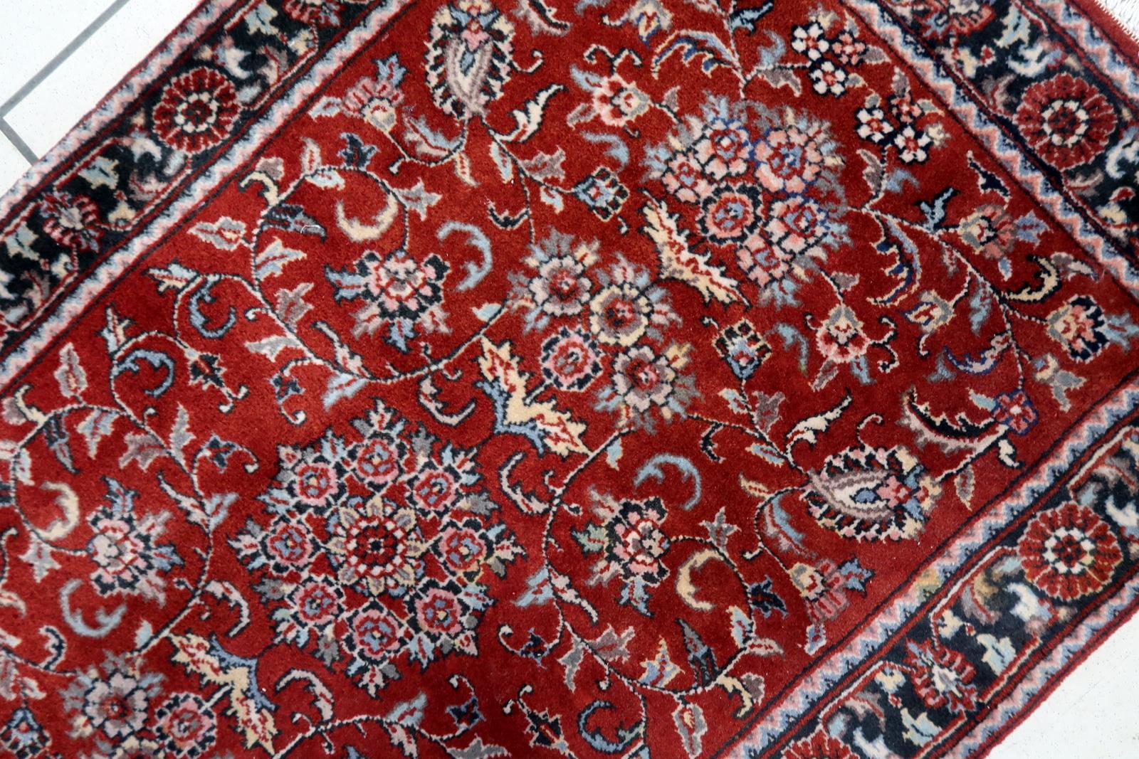 Handgefertigter Sarouk-Teppich im persischen Vintage-Stil 2.4' x 4', 1970er Jahre - 1C1115 im Zustand „Gut“ im Angebot in Bordeaux, FR