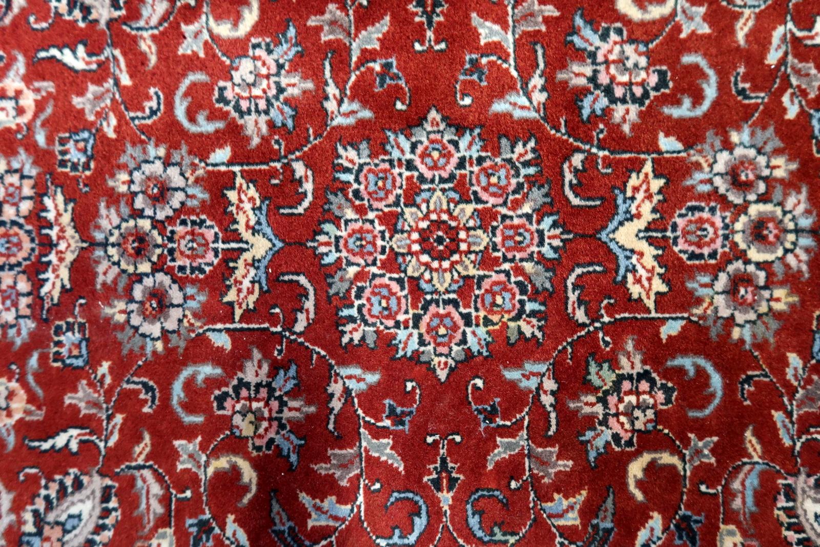 Handgefertigter Sarouk-Teppich im persischen Vintage-Stil 2.4' x 4', 1970er Jahre - 1C1115 (Ende des 20. Jahrhunderts) im Angebot
