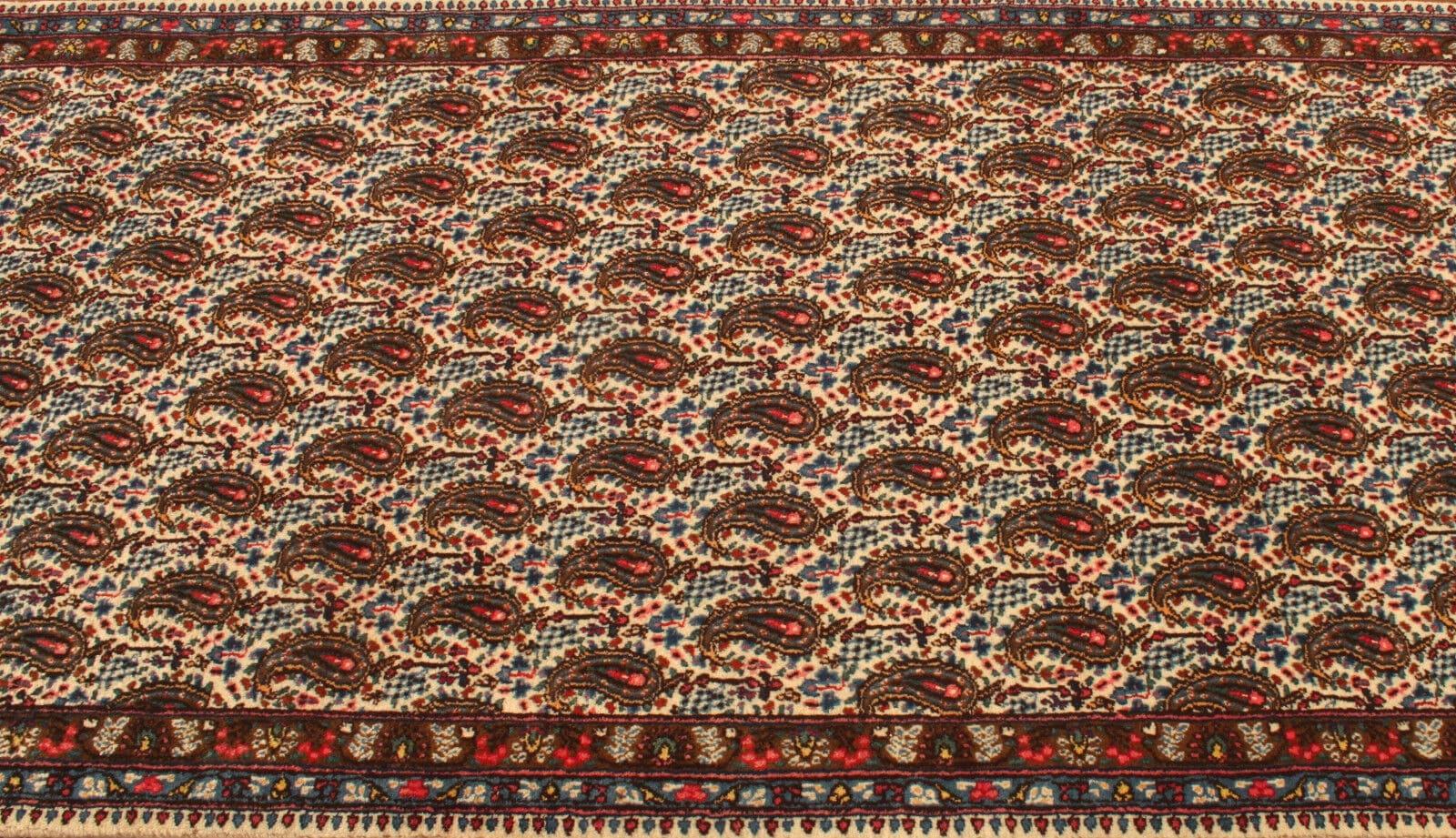 Handmade Vintage Persian Style Senneh Runner Rug 3.4' x 10.1', 1970s - 1T43 In Good Condition For Sale In Bordeaux, FR