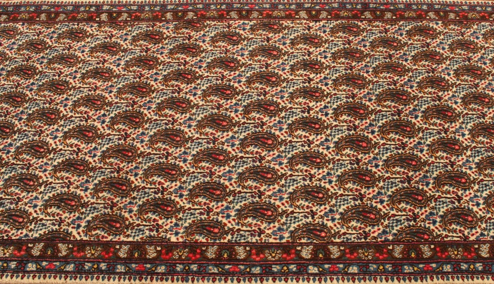 Handmade Vintage Persian Style Senneh Runner Rug 3.4' x 10.1', 1970s - 1T43 In Good Condition In Bordeaux, FR