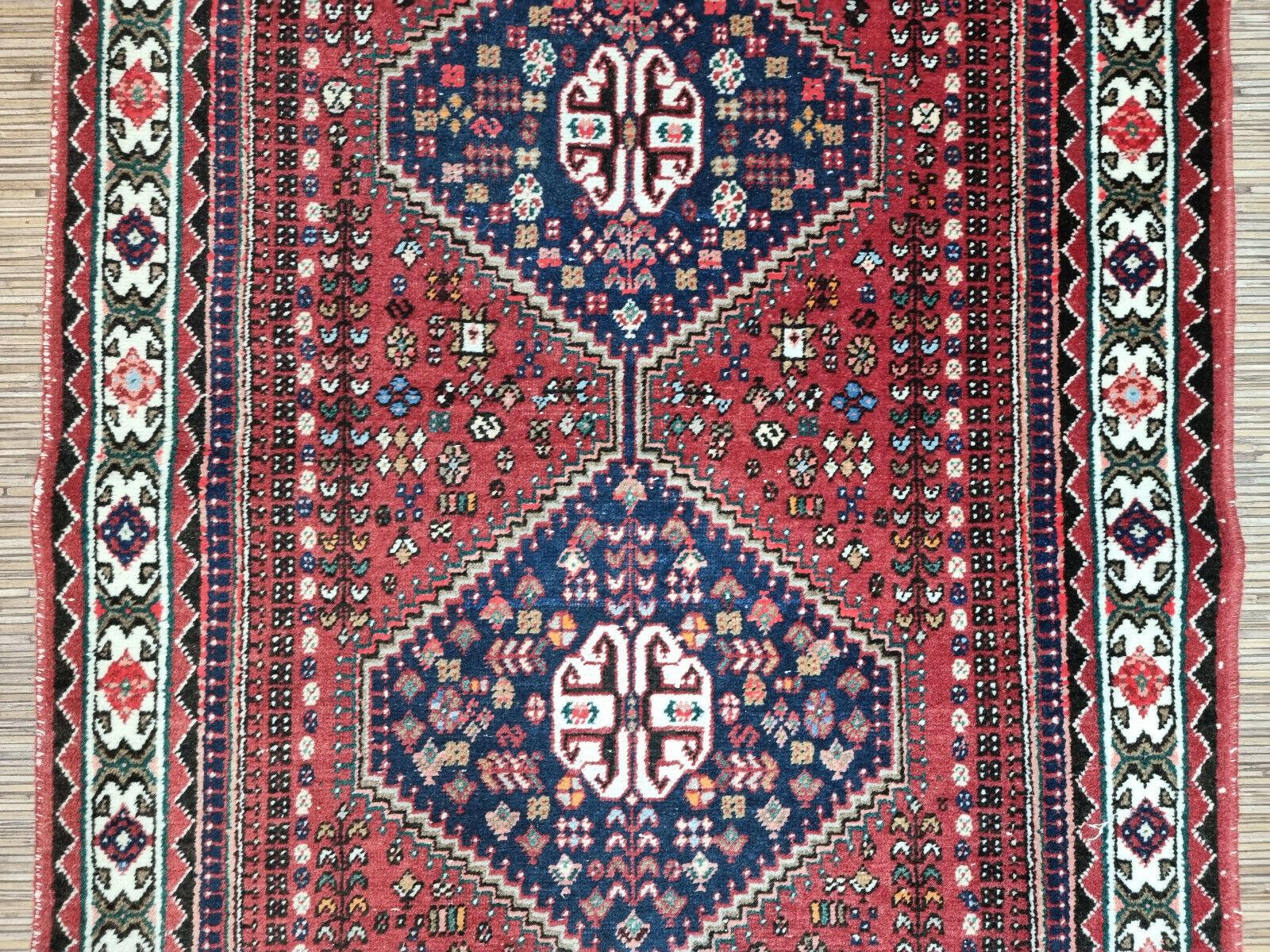 Wool Handmade Vintage Persian Style Shiraz Rug 3.1' x 9.2', 1960s - 1D99