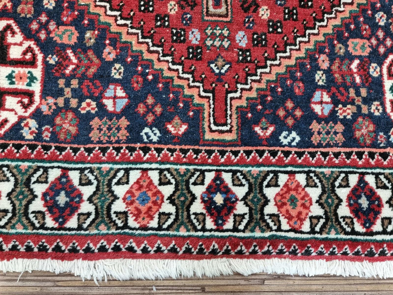 Handmade Vintage Persian Style Shiraz Rug 3.1' x 9.2', 1960s - 1D99 2