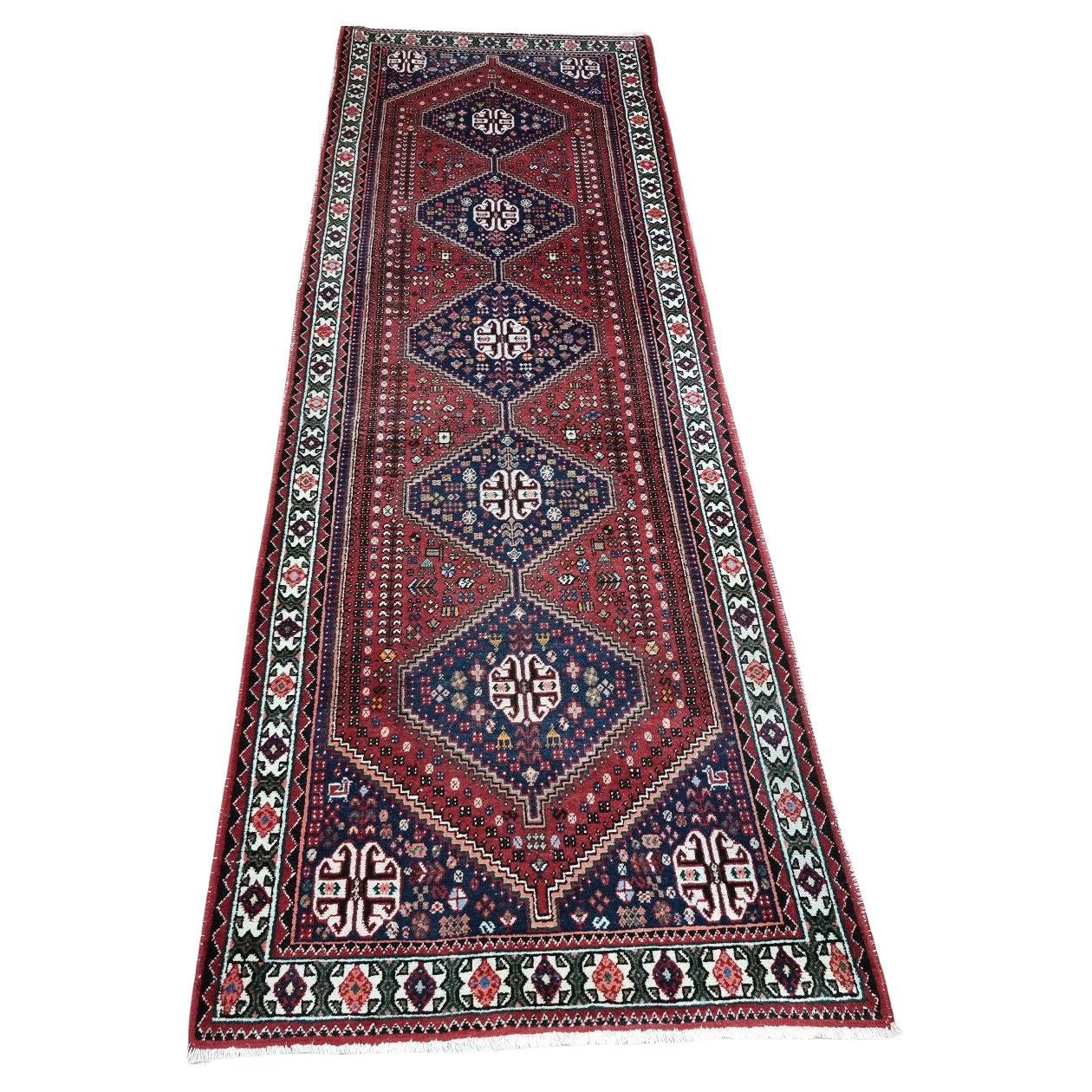 Handmade Vintage Persian Style Shiraz Rug 3.1' x 9.2', 1960s - 1D99 For Sale