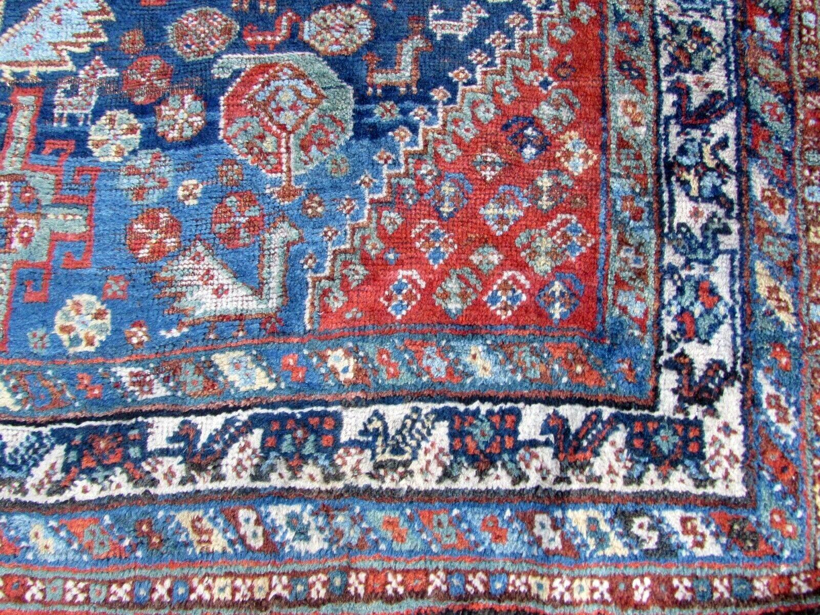 Handmade Vintage Persian Style Shiraz Rug 3.8' x 4.9', 1920s, 1Q34 For Sale 3