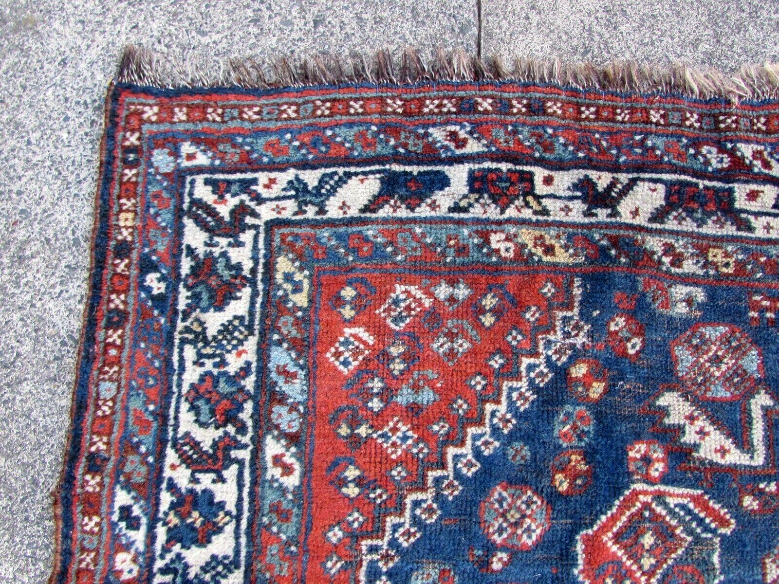 Handgefertigter Vintage Shiraz-Teppich im persischen Stil 3.8' x 4.9', 1920er Jahre, 1Q34 im Angebot 1