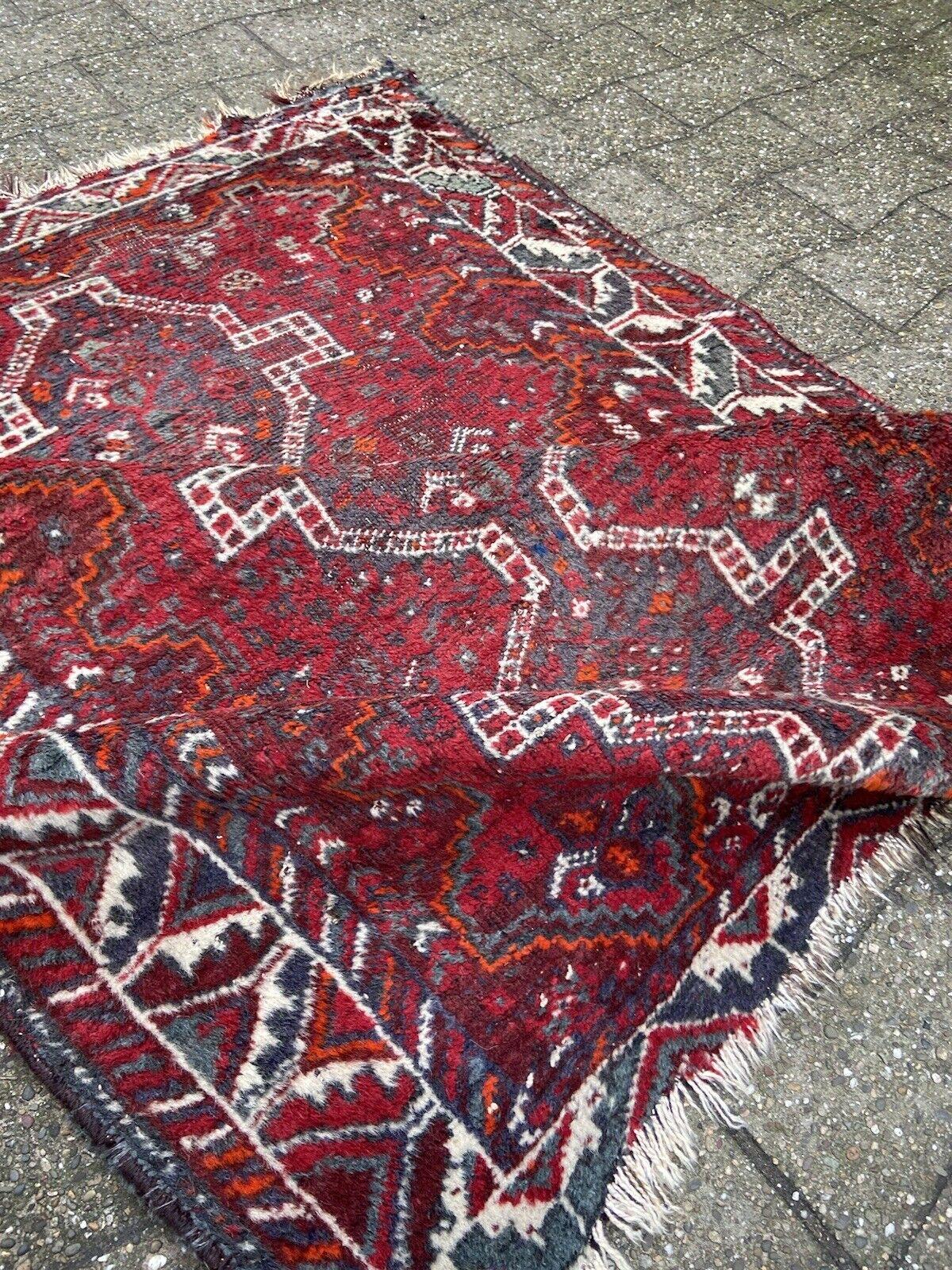 Wool Handmade Vintage Persian Style Shiraz Rug 3.9' x 5, 1940s - 1S02 For Sale