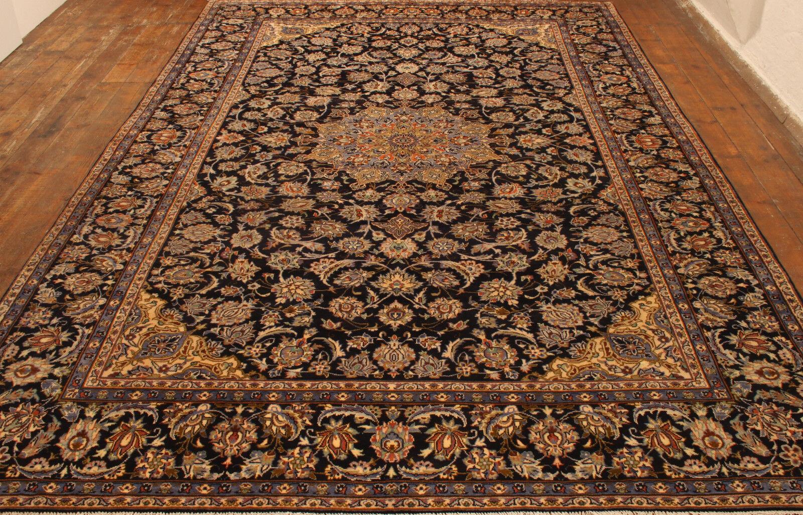 Handmade Vintage Persian Style Tabriz Rug (290cm x 442cm / 9.51ft x 14.50ft)

Immerse yourself in the opulence of our Handmade Vintage Persian Style Tabriz Rug. Dating back to the 1970s, this high-quality woolen rug measures an expansive 290cm x