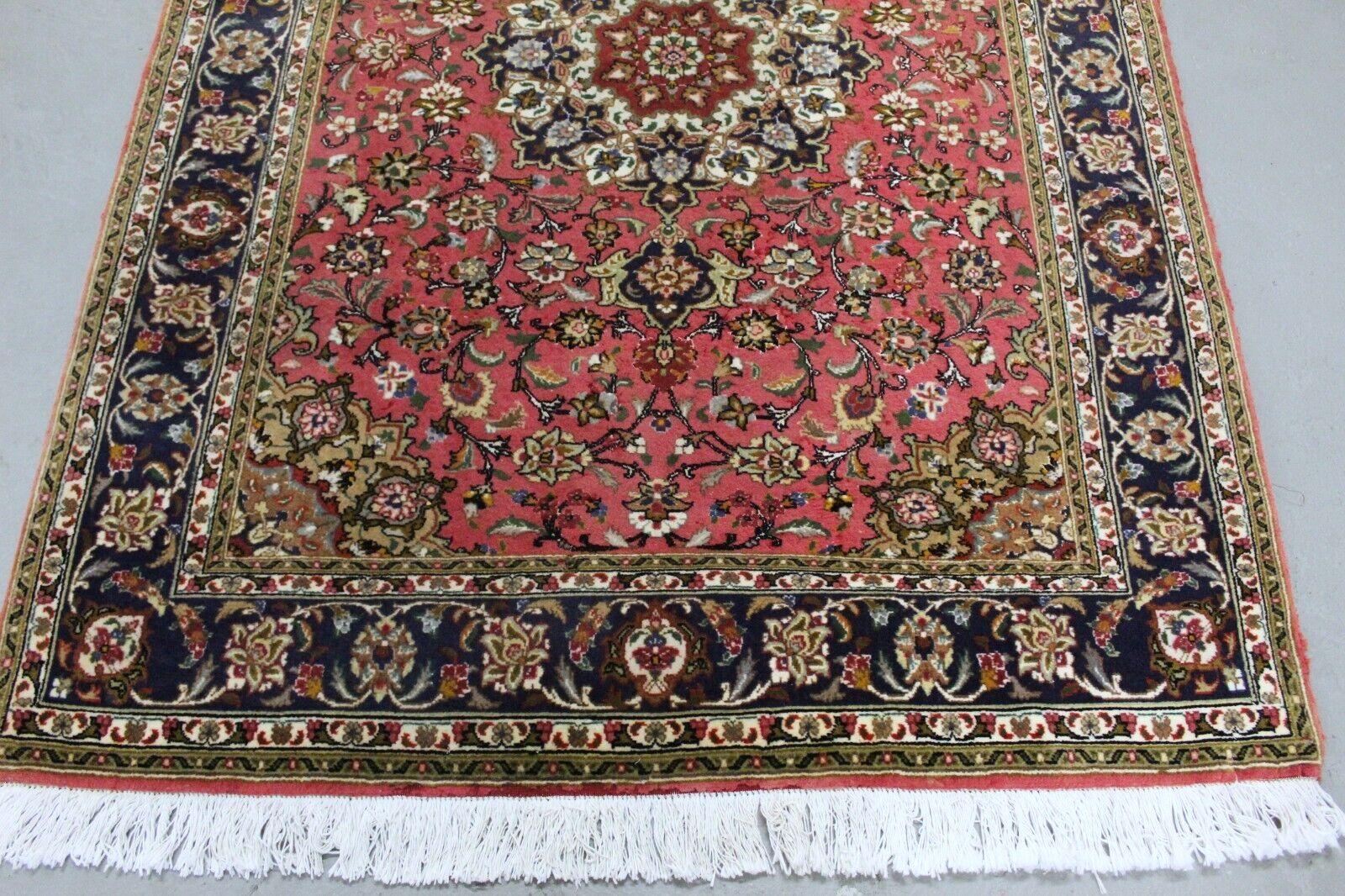 Handmade Vintage Persian Style Tabriz Rug With Silk 3.6' x 4.9', 1970s - 1K49 In Good Condition For Sale In Bordeaux, FR