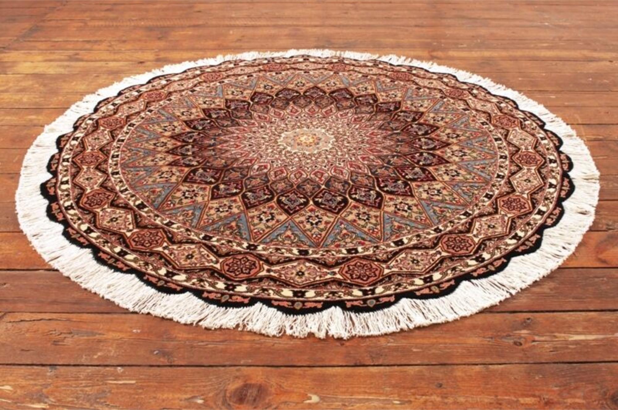 Wool Handmade Vintage Persian Style Tabriz Rug With Silk 4.9', 1970s - 1T24 For Sale
