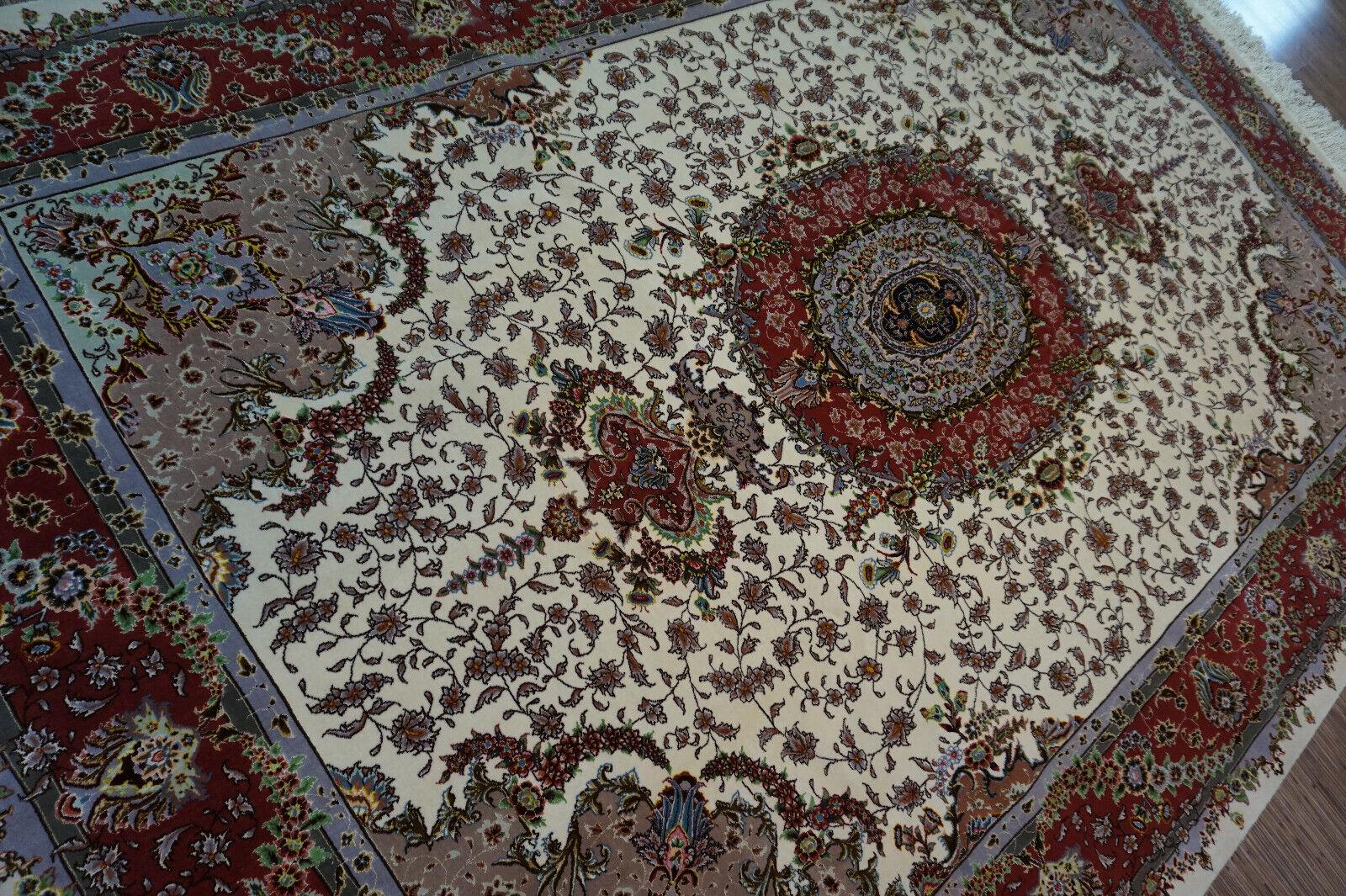 Handmade Vintage Persian Style Tabriz Rug With Silk 6.5' x 10', 1980s - 1D63 For Sale 6