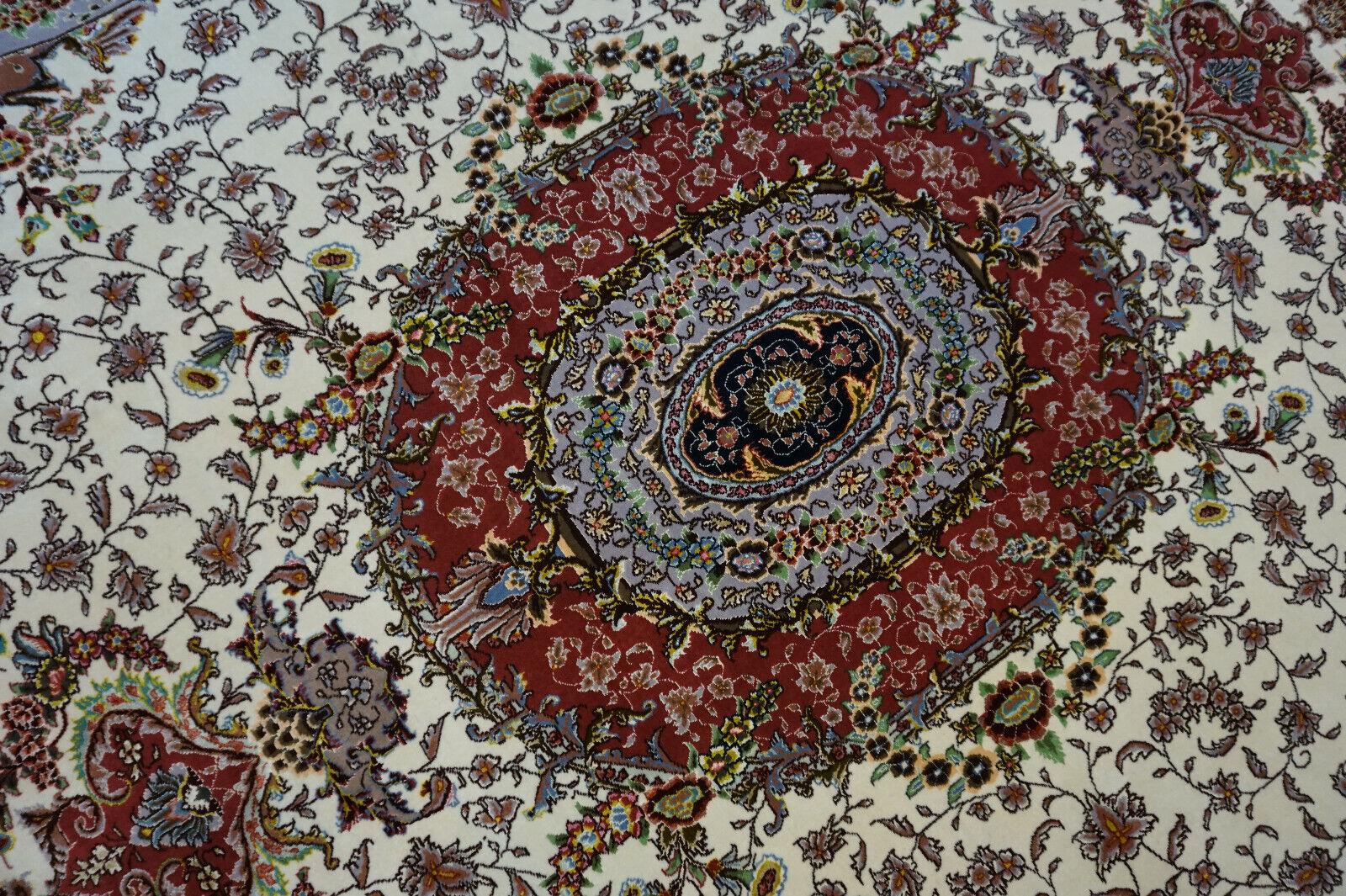 Handmade Vintage Persian Style Tabriz Rug With Silk 6.5' x 10', 1980s - 1D63 For Sale 2