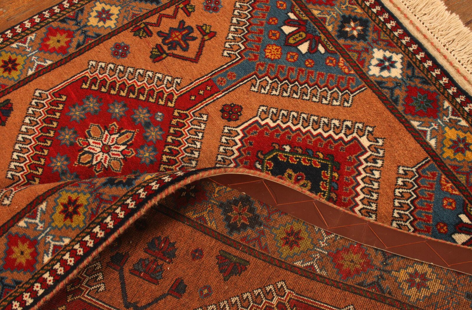 Late 20th Century Handmade Vintage Persian Style Yalameh Rug 3.4' x 4.7', 1990s - 1T17 For Sale