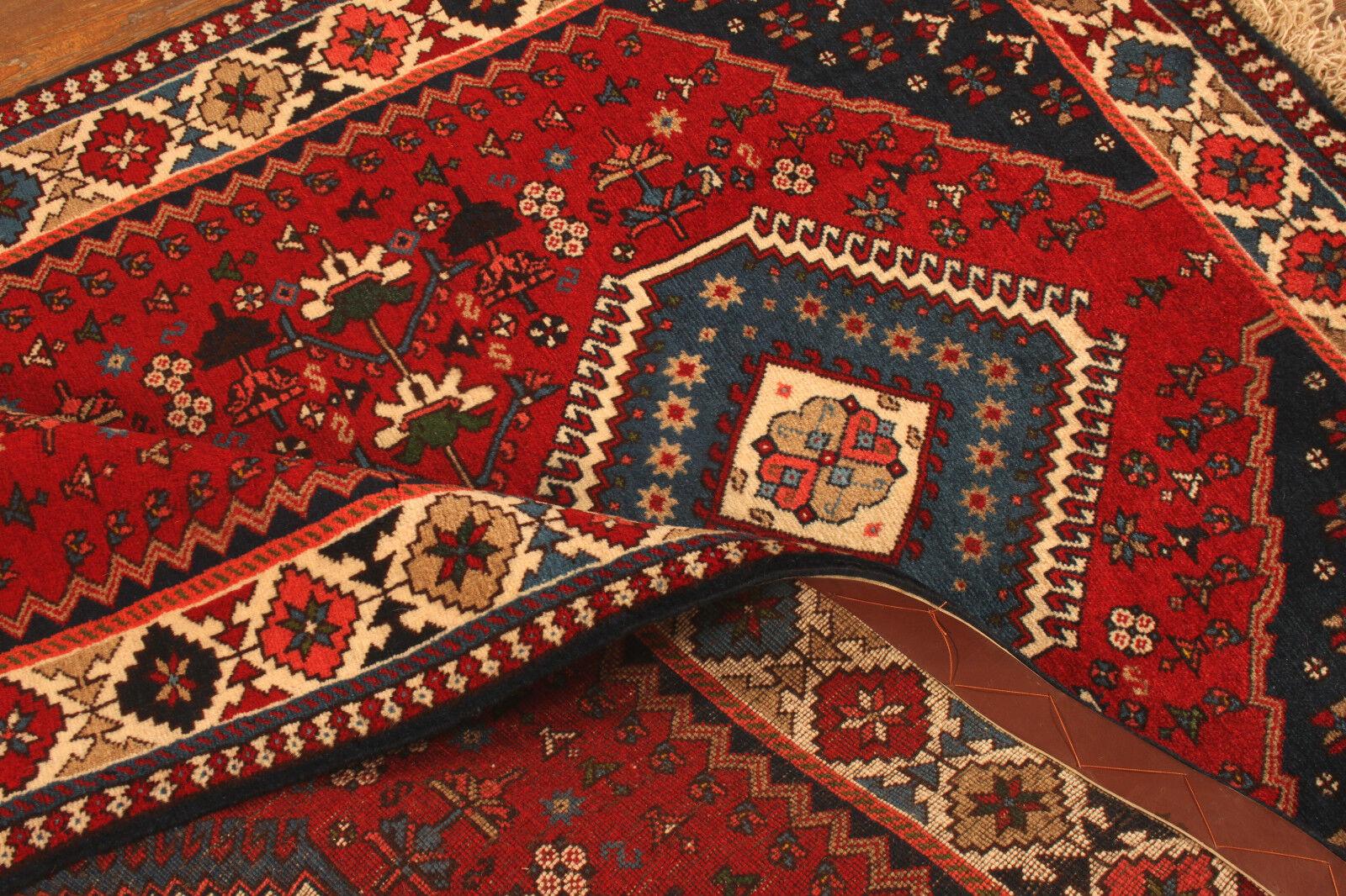 Late 20th Century Handmade Vintage Persian Style Yalameh Rug 3.4' x 5.2', 1990s - 1T22