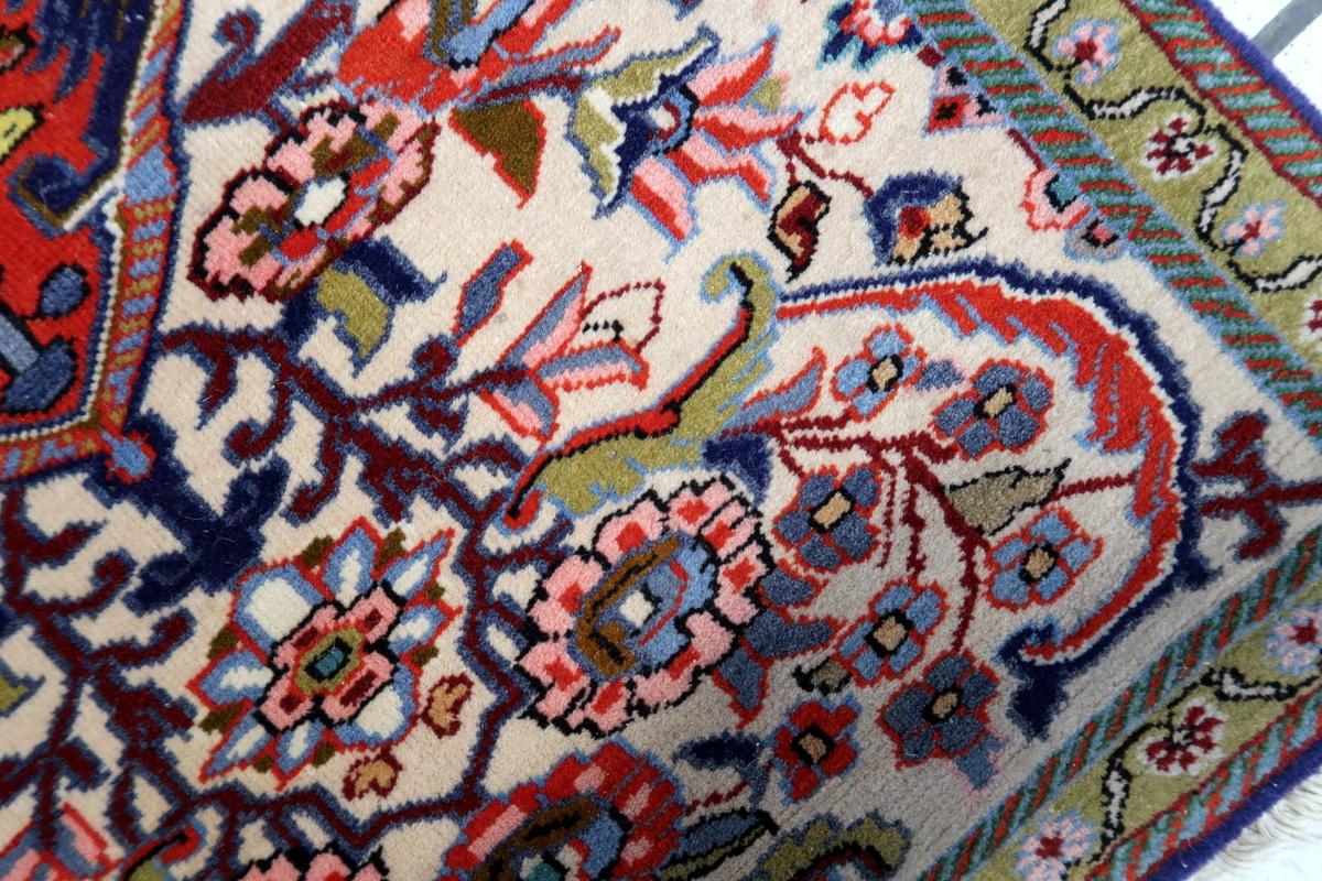 Metà XX secolo Tappeto Tabriz persiano d'epoca fatto a mano 2' x 2' 1950 - 1C1149 in vendita