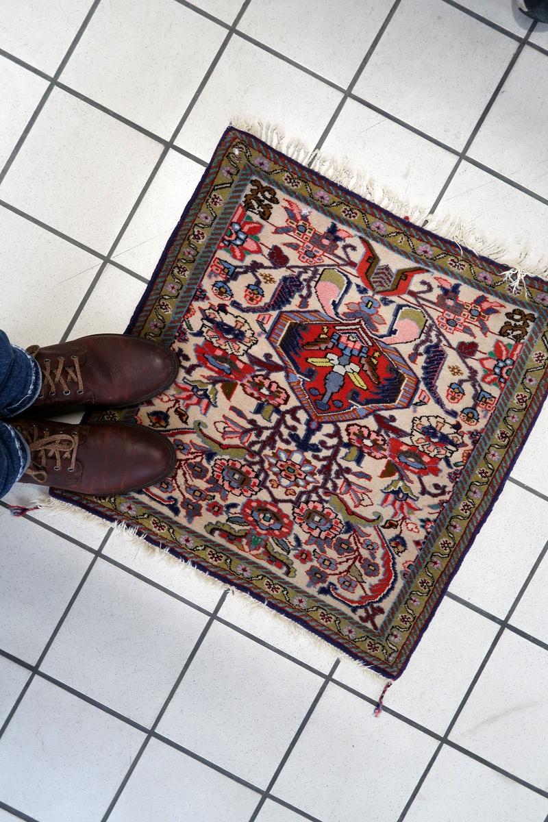 Tappeto Tabriz persiano d'epoca fatto a mano 2' x 2' 1950 - 1C1149 in vendita 1