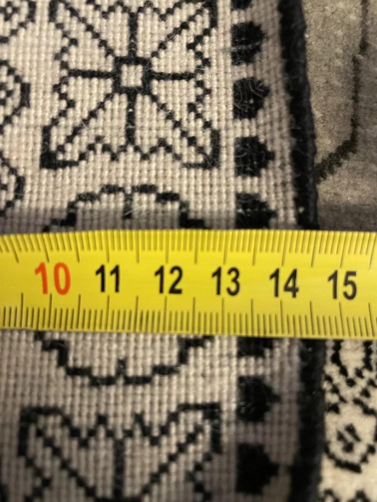 Handgefertigter persischer Täbris-Teppich im Vintage-Stil 1.3' x 1,6', 1970er Jahre - 1N63 im Angebot 5