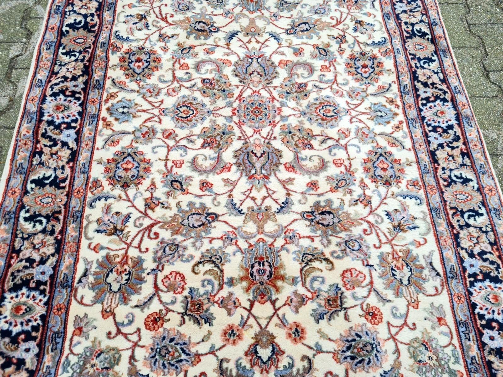Handmade Vintage Persian Tabriz Rug 4.2' x 5.9' 1970s - 2K53 In Good Condition For Sale In Bordeaux, FR