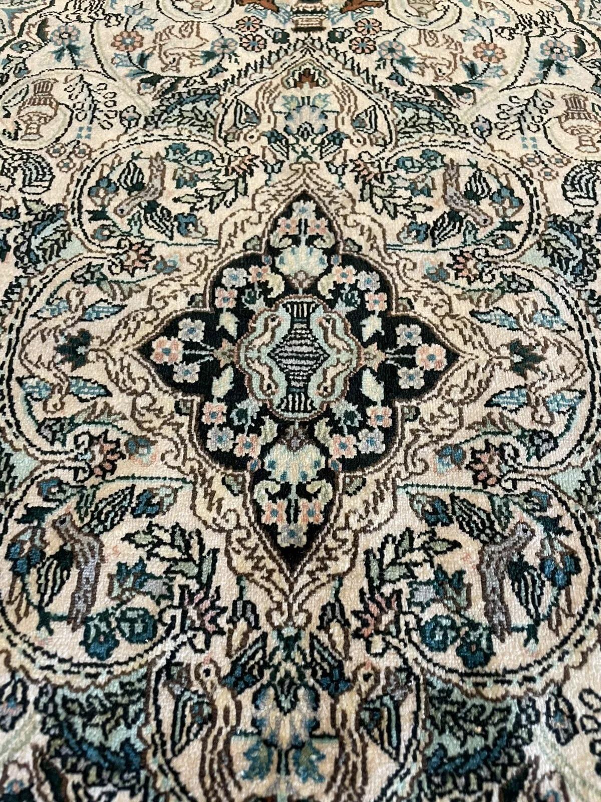 Tappeto di seta persiano Tabriz d'epoca fatto a mano 2,2' x 2,8', anni 1905 - 1N43 in vendita 2