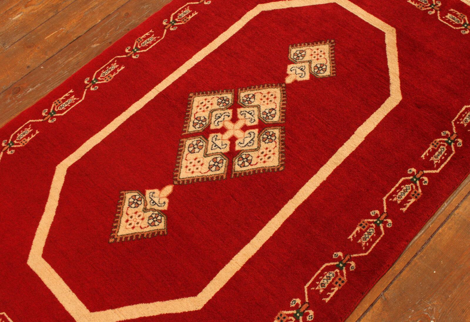 Handmade Vintage Persian Yalameh Rug 101cm x 157cm (3.3’ x 5.1’)

Embrace the rich heritage of Persian weaving with this Handmade Vintage Persian Yalameh Rug from the 1970s. Measuring 3.3’ x 5.1’, this woolen gem is a testament to the enduring