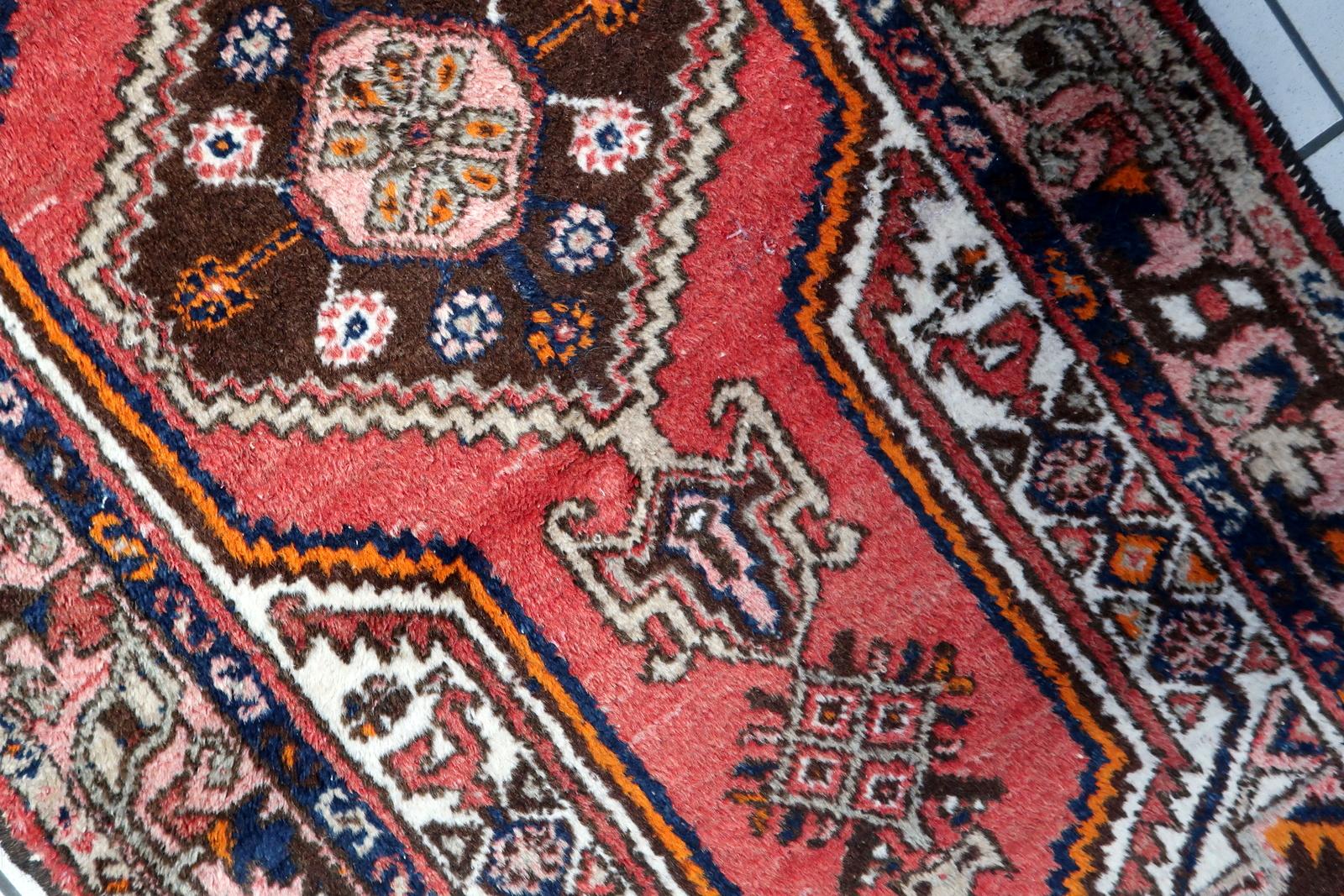 Handgefertigter persischerHamadan-Teppich im Vintage-Stil 3' x 6,4' (93cm x 196cm) 1970er Jahre -1C1068 im Angebot 2