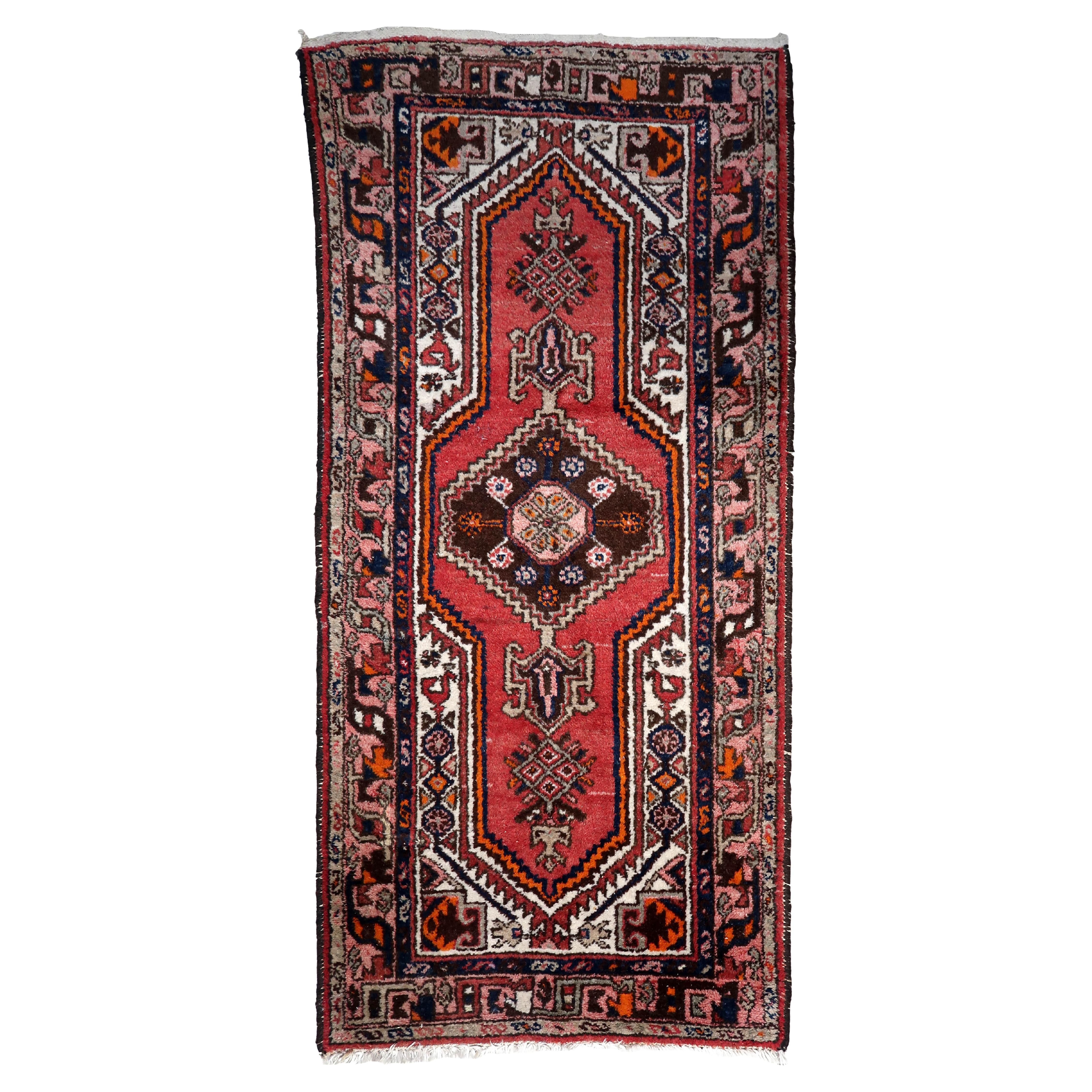 Handgefertigter persischerHamadan-Teppich im Vintage-Stil 3' x 6,4' (93cm x 196cm) 1970er Jahre -1C1068 im Angebot