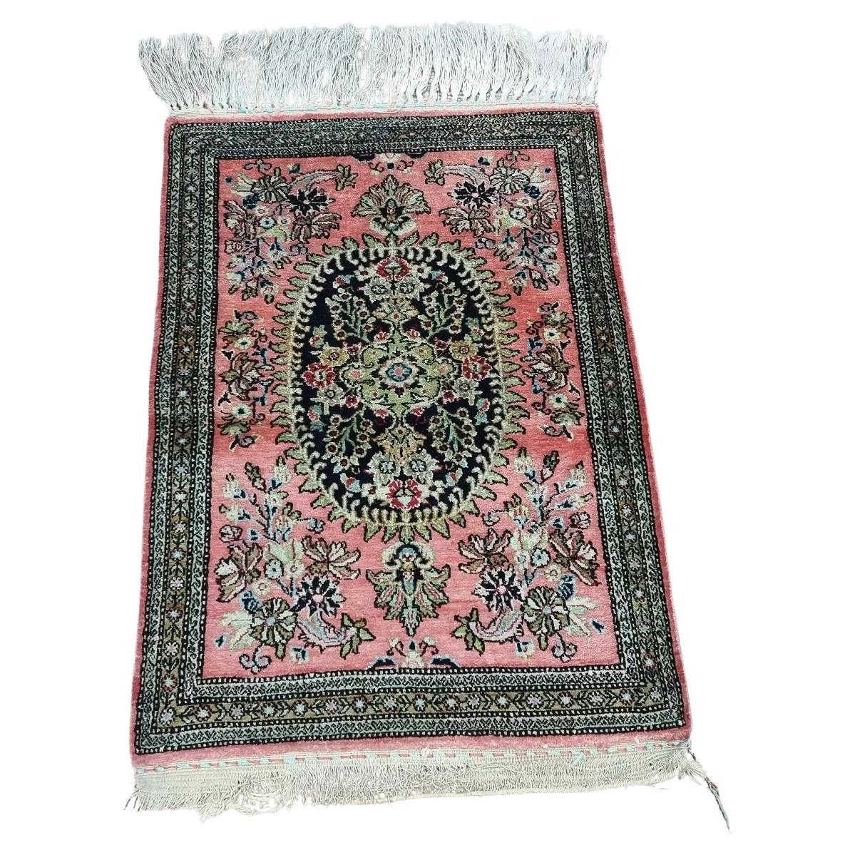 Tapis persanQum vintage fait à la main 1.9' x 2,6' 1970 - 1D143