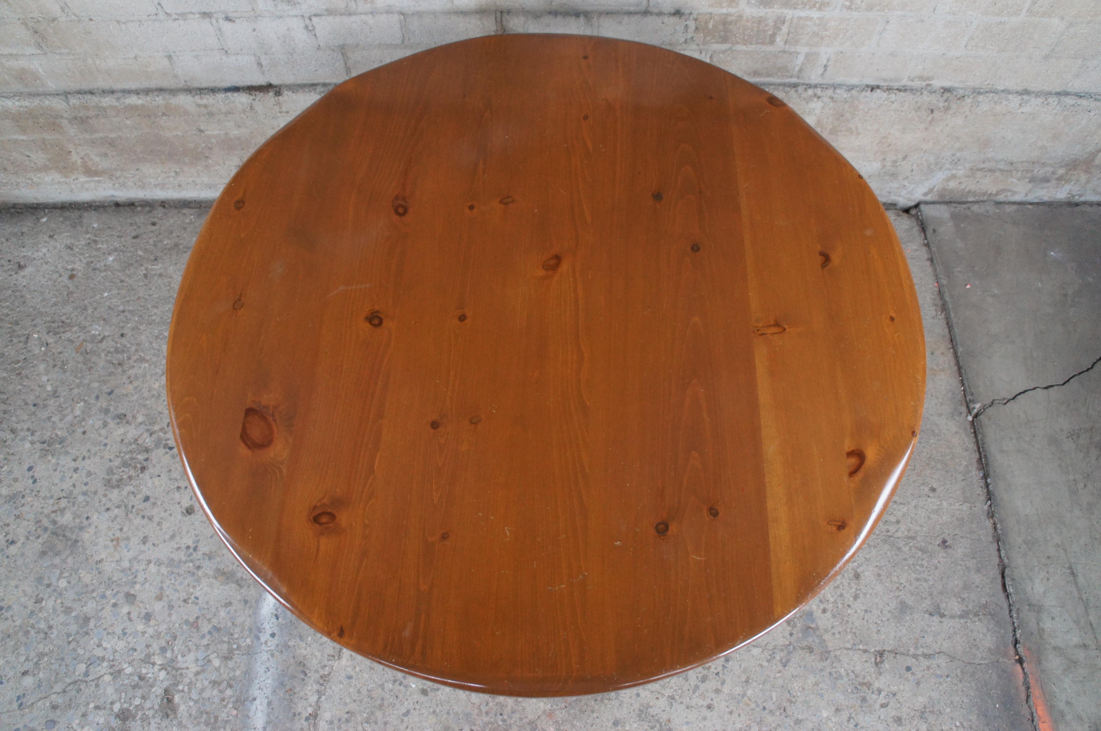 Mid-20th Century Handmade Vintage Pine American Country Farmhouse Round Dining Breakfast Table