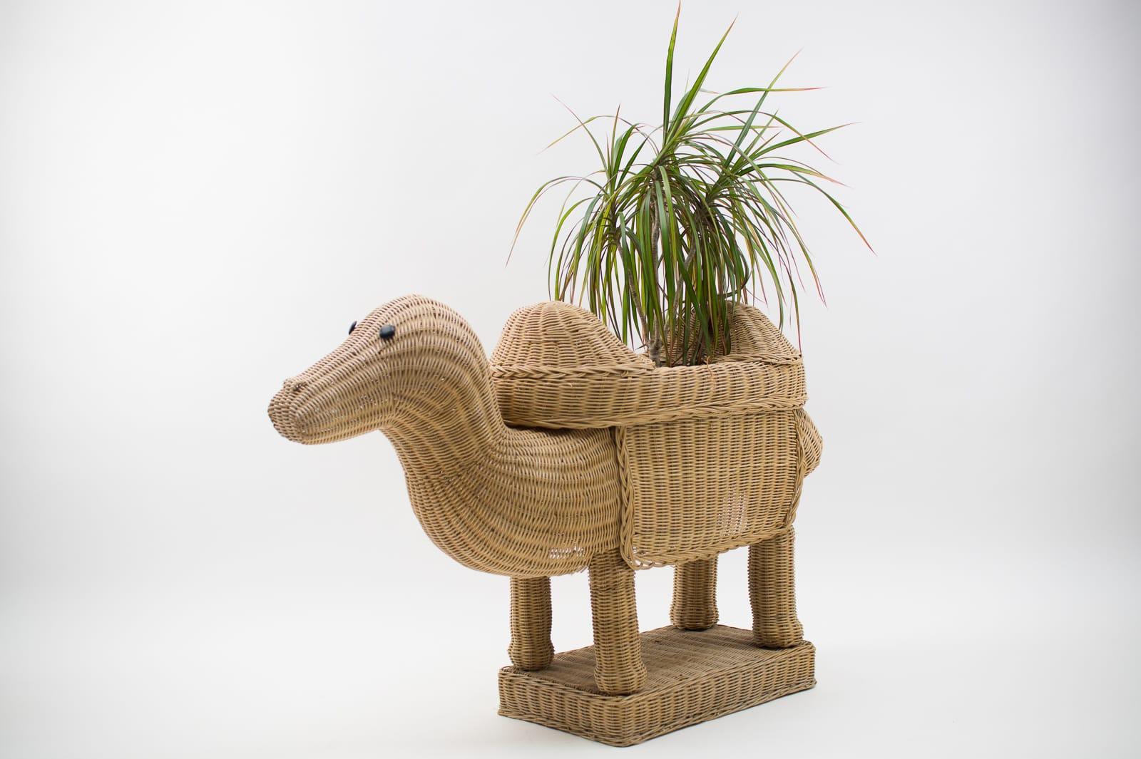 Jardinière en rotin camel vintage faite à la main, Italie, années 1960 en vente 9