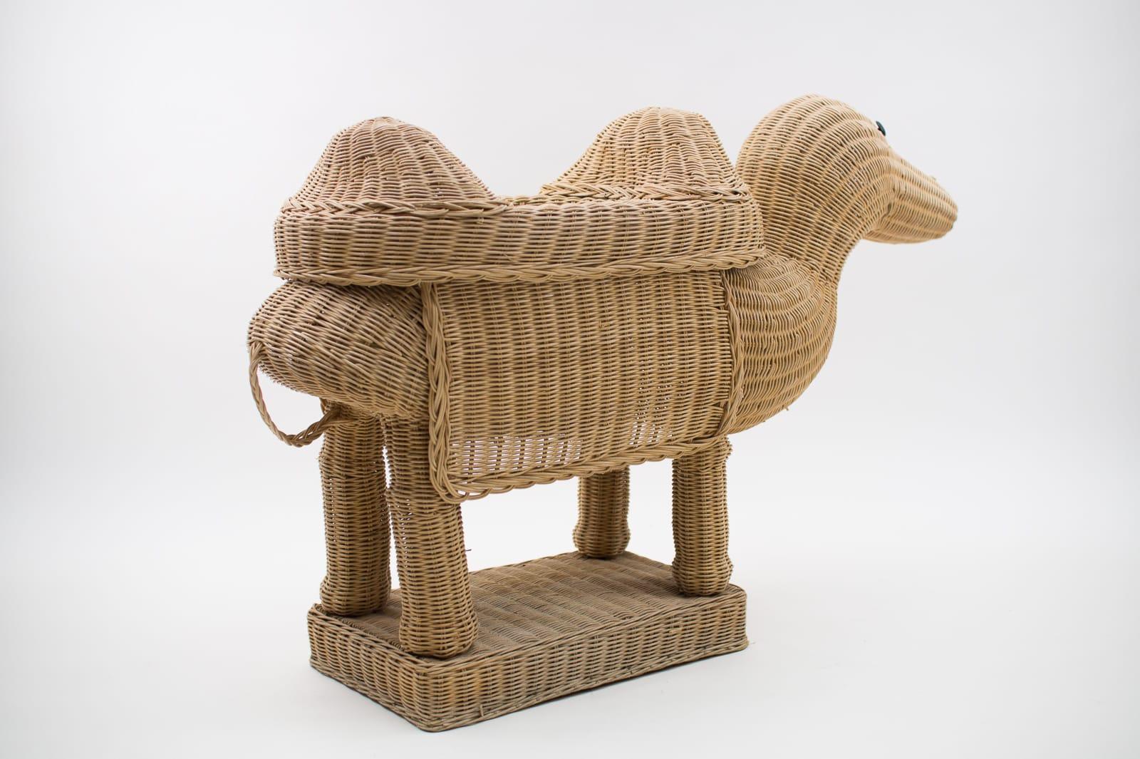 Handmade Vintage Rattan Camel Planter, Italy, 1960s In Good Condition For Sale In Nürnberg, Bayern