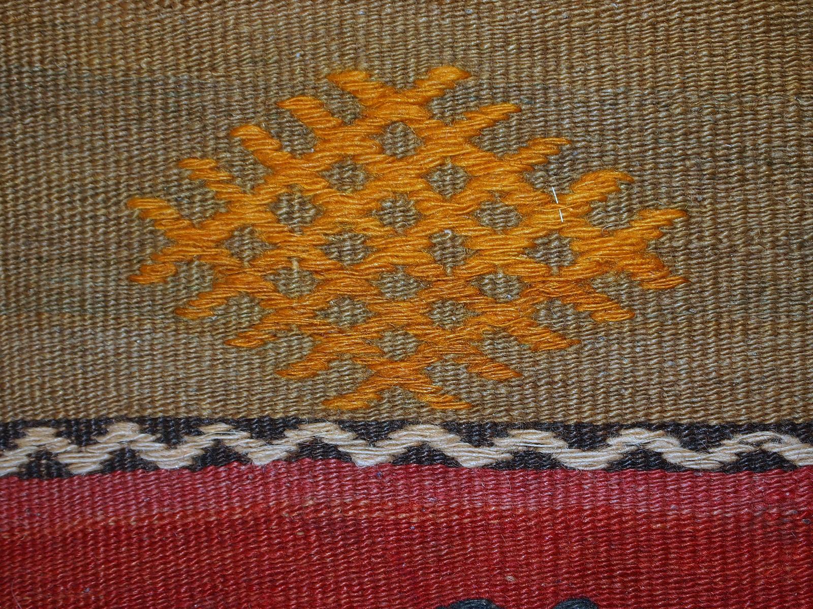 Metà XX secolo Kilim vintage in stile Sumak fatto a mano, anni '40, 1C608 in vendita