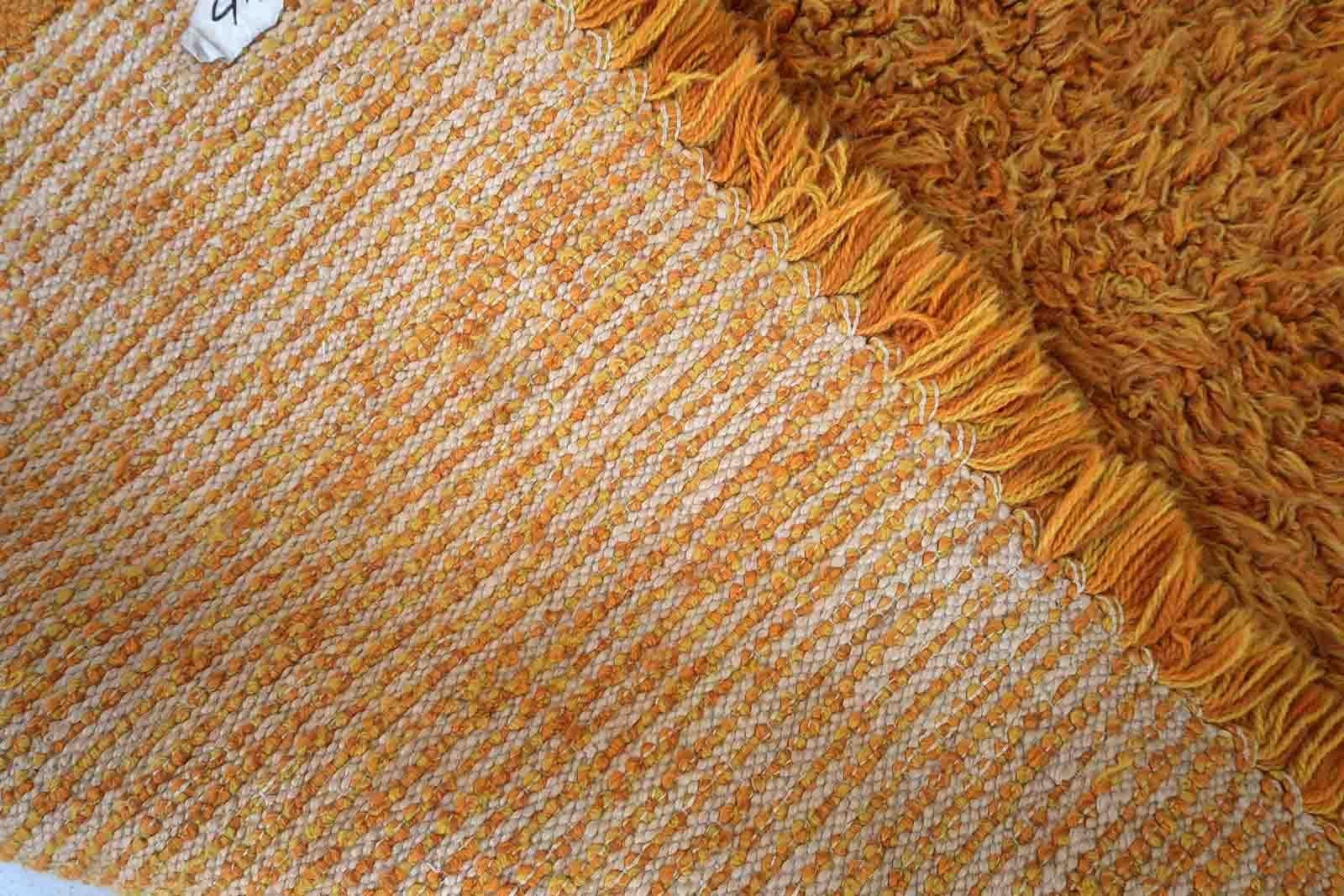 Handmade Vintage Swedish Shag Rug, 1960s, 1C844 In Good Condition For Sale In Bordeaux, FR