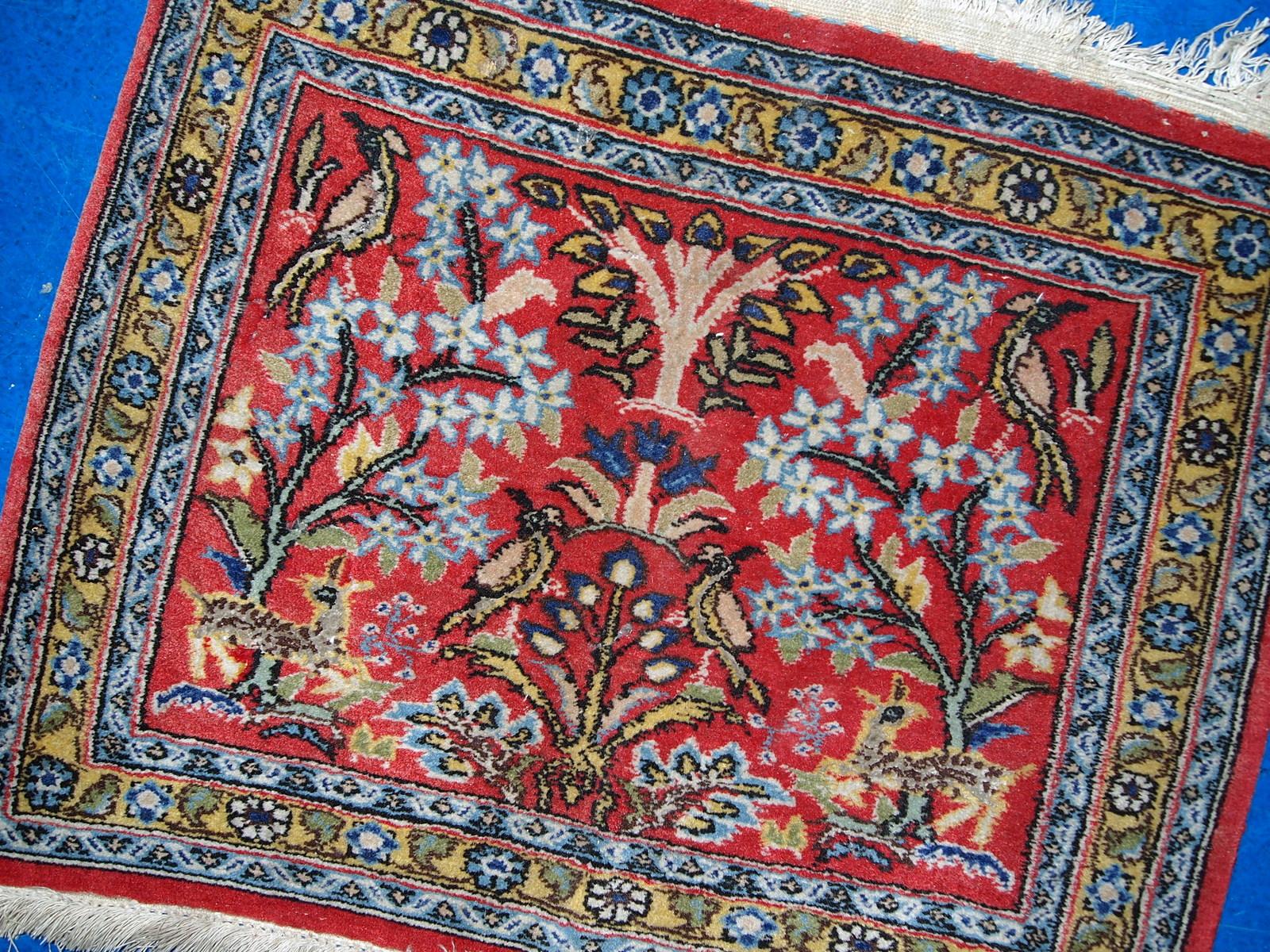 Handmade Vintage Tabriz Style Mat, 1950s, 1C383 In Good Condition For Sale In Bordeaux, FR