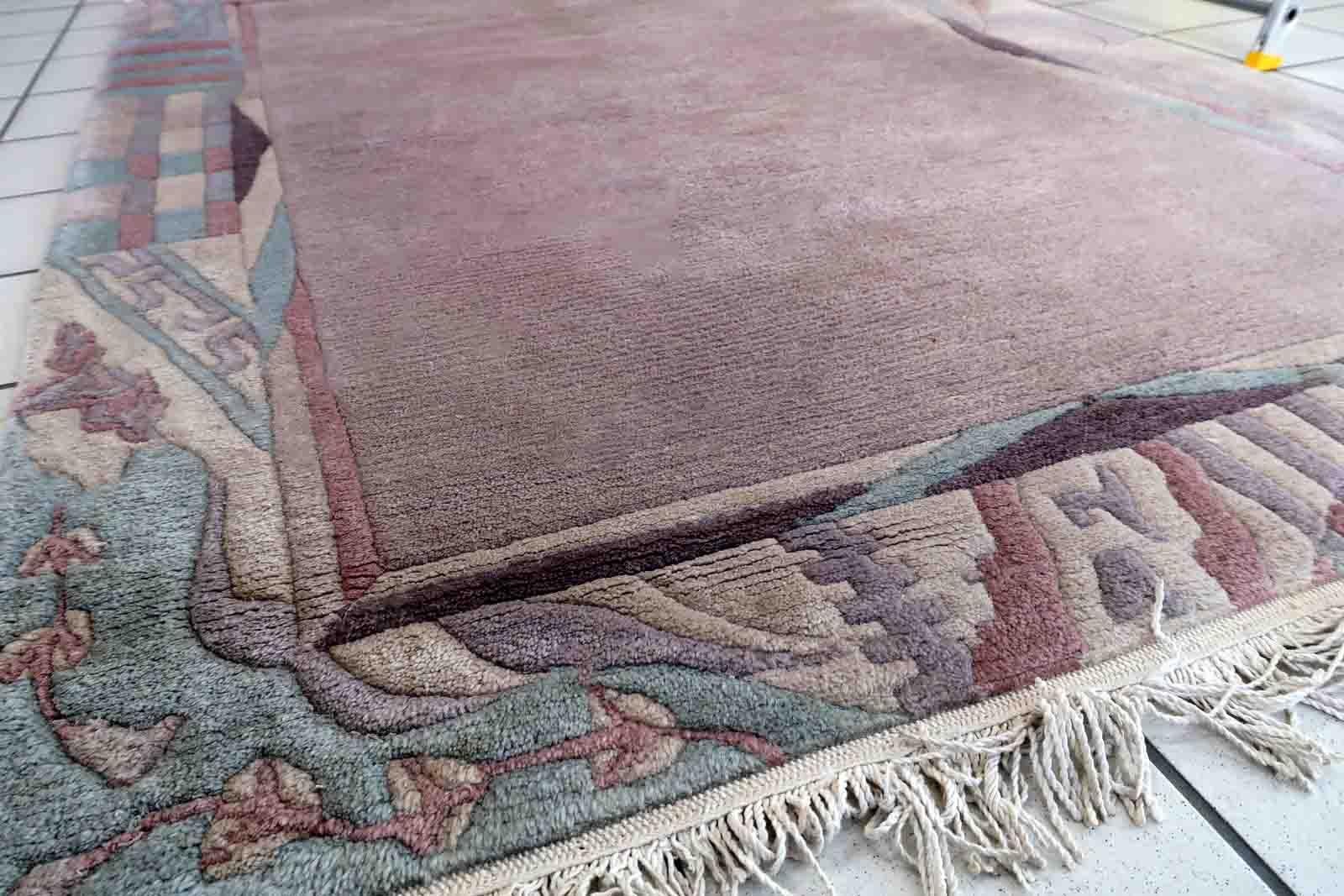 Handgefertigter tibetischer Khaden-Teppich mit Allover-Muster. Der Teppich wurde Ende des 20. Jahrhunderts aus Wolle hergestellt. Es befindet sich in einem guten Originalzustand.

-zustand: original gut,

-etwa: 1960er Jahre,

-größe: 4' x