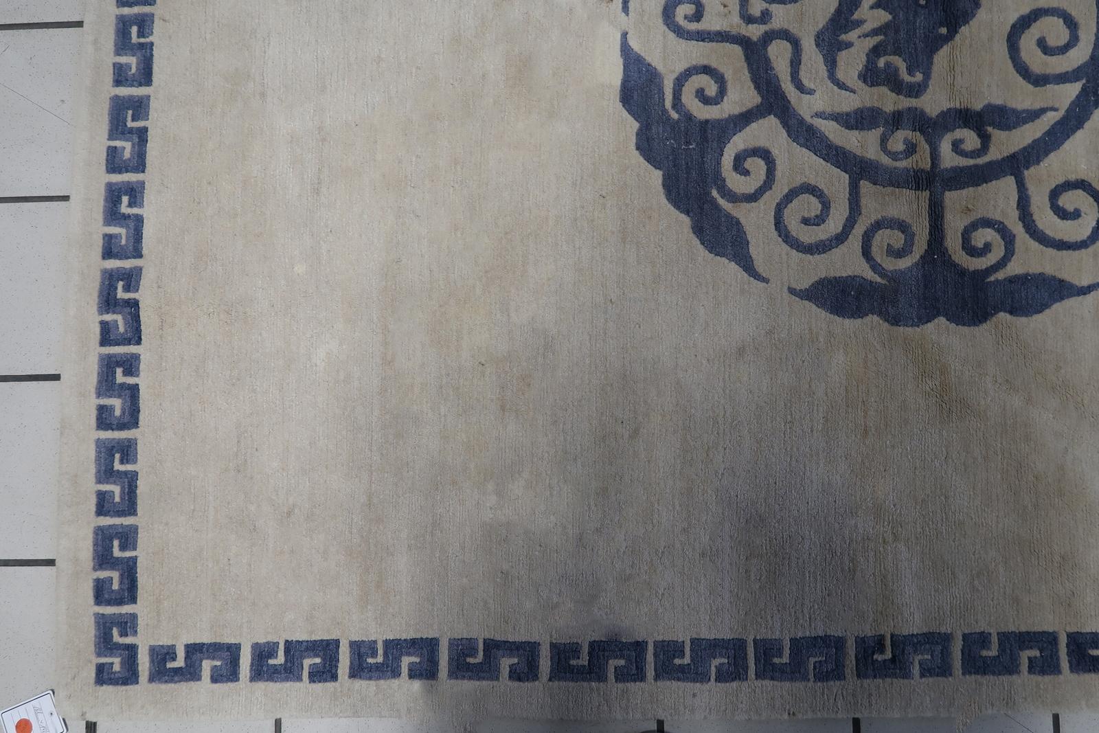Handgefertigter tibetischer Khaden-Teppich 4,8' x 6.1' (147cm x 187cm) 1970er - 1C1064 im Angebot 3
