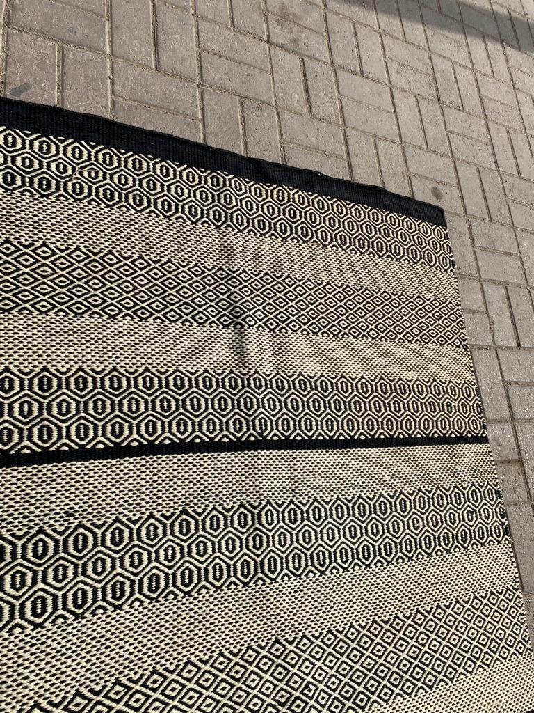 Handgefertigter tunesischer geometrischer Kilim-Teppich 6,1' x 8,8', 1970er Jahre - 2B19 im Angebot 2