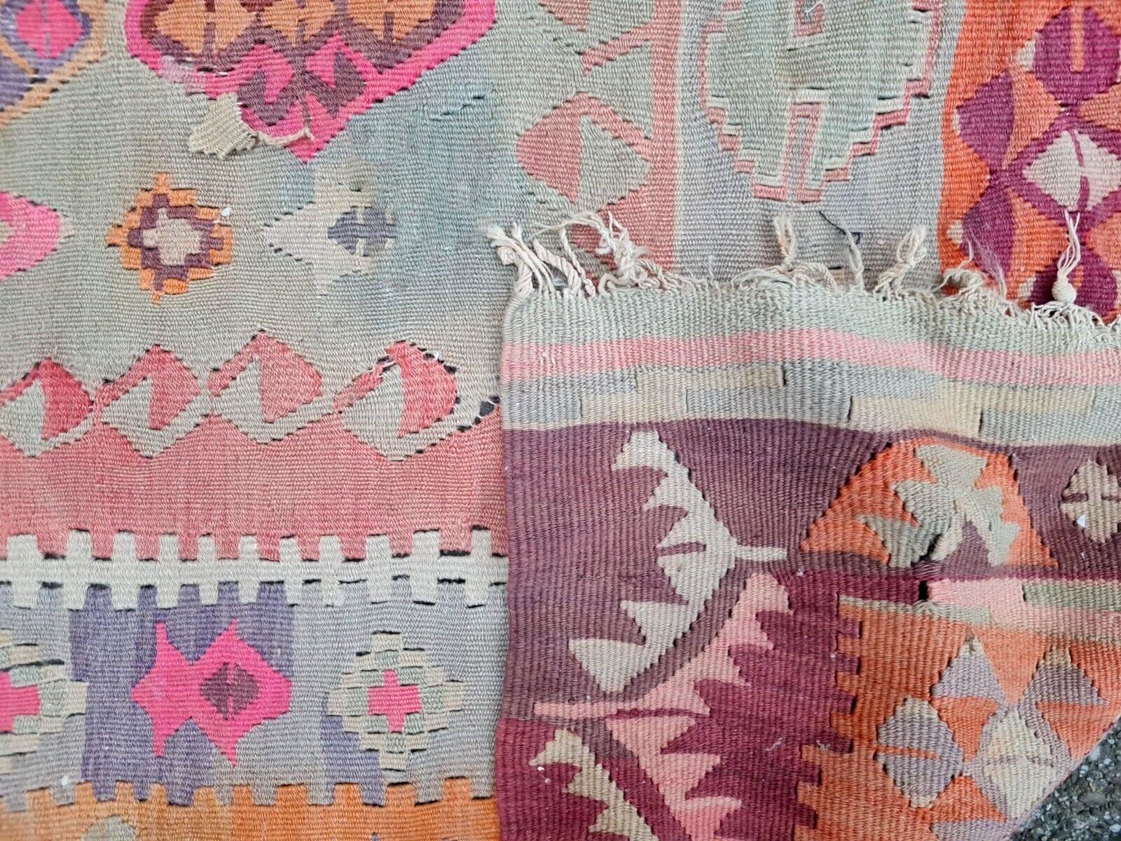 Rug & Kilim turc vintage fait main 3.9' x 6' 1940s - 2K34 Bon état - En vente à Bordeaux, FR