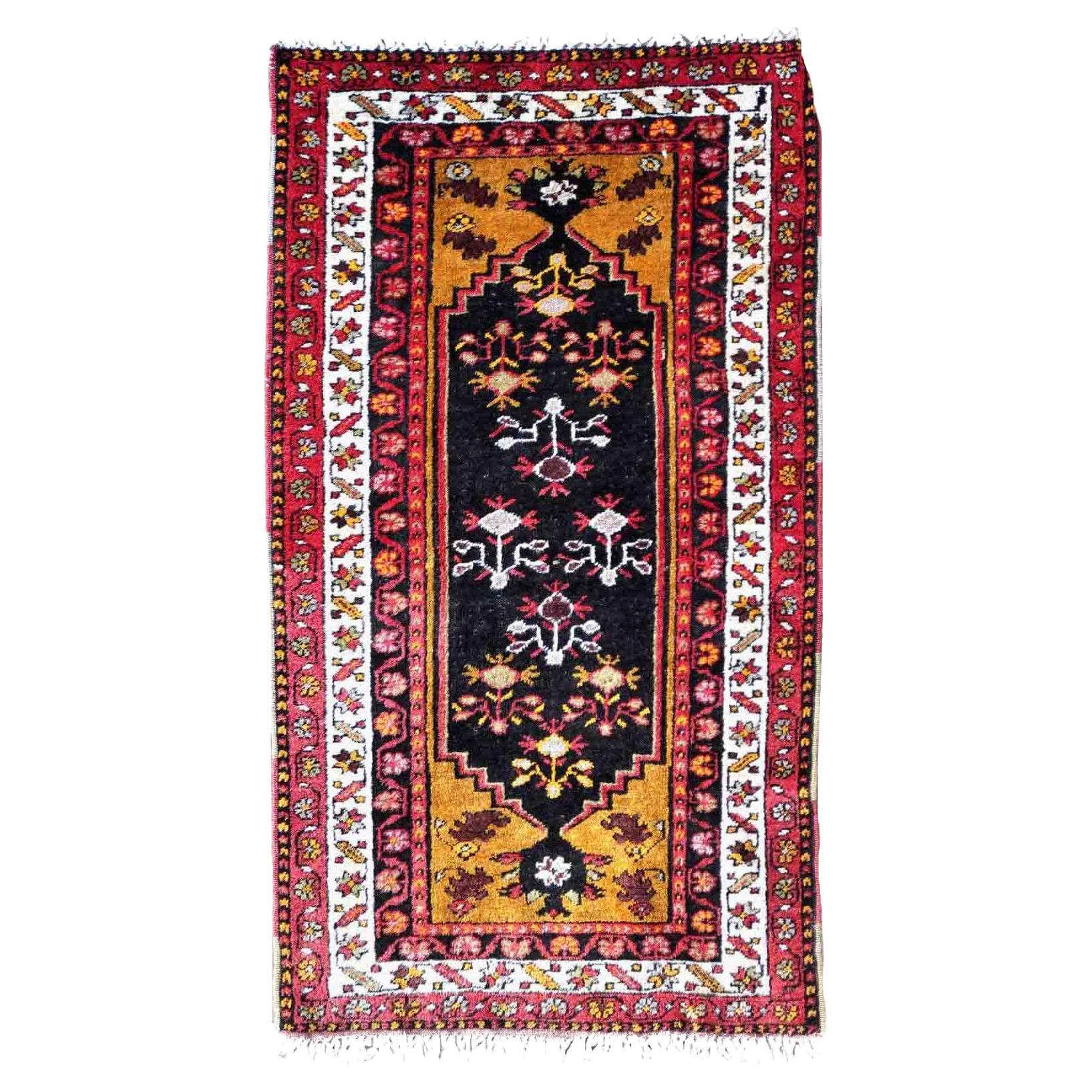 Handmade Vintage Turkish Anatolian Rug, 1950s, 1P106 For Sale