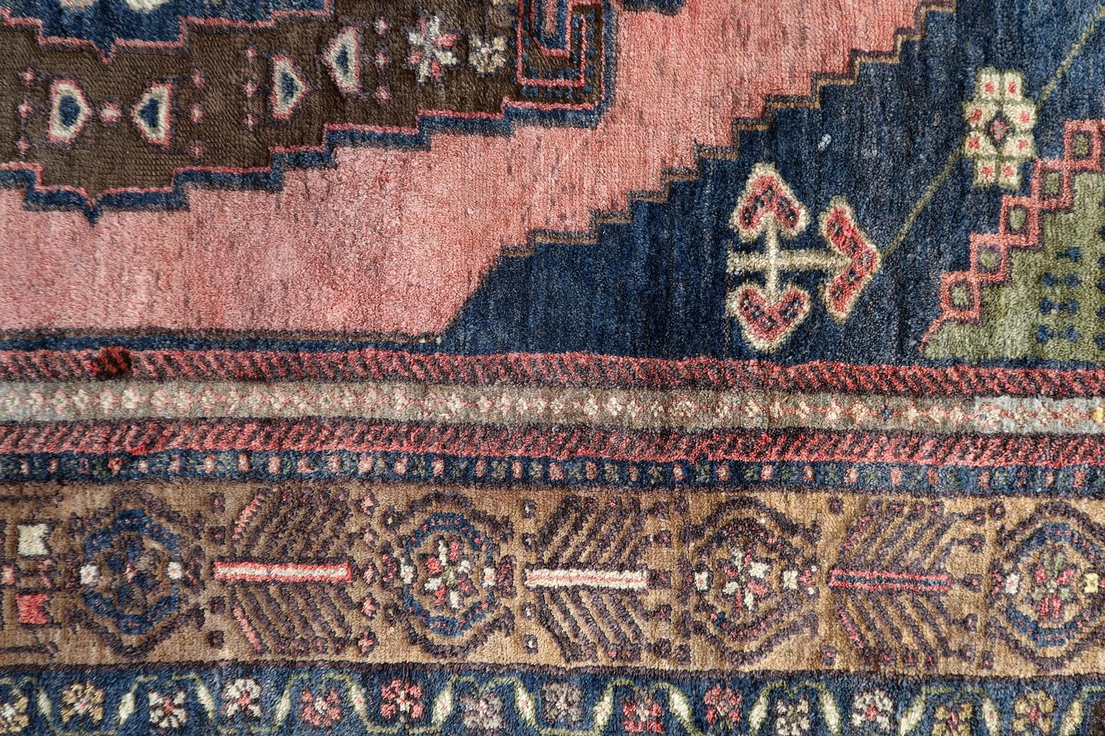 Tapis turc d'Anatolie vintage fait à la main 3.7' x 5,6', 1970 - 1C1098 en vente 2