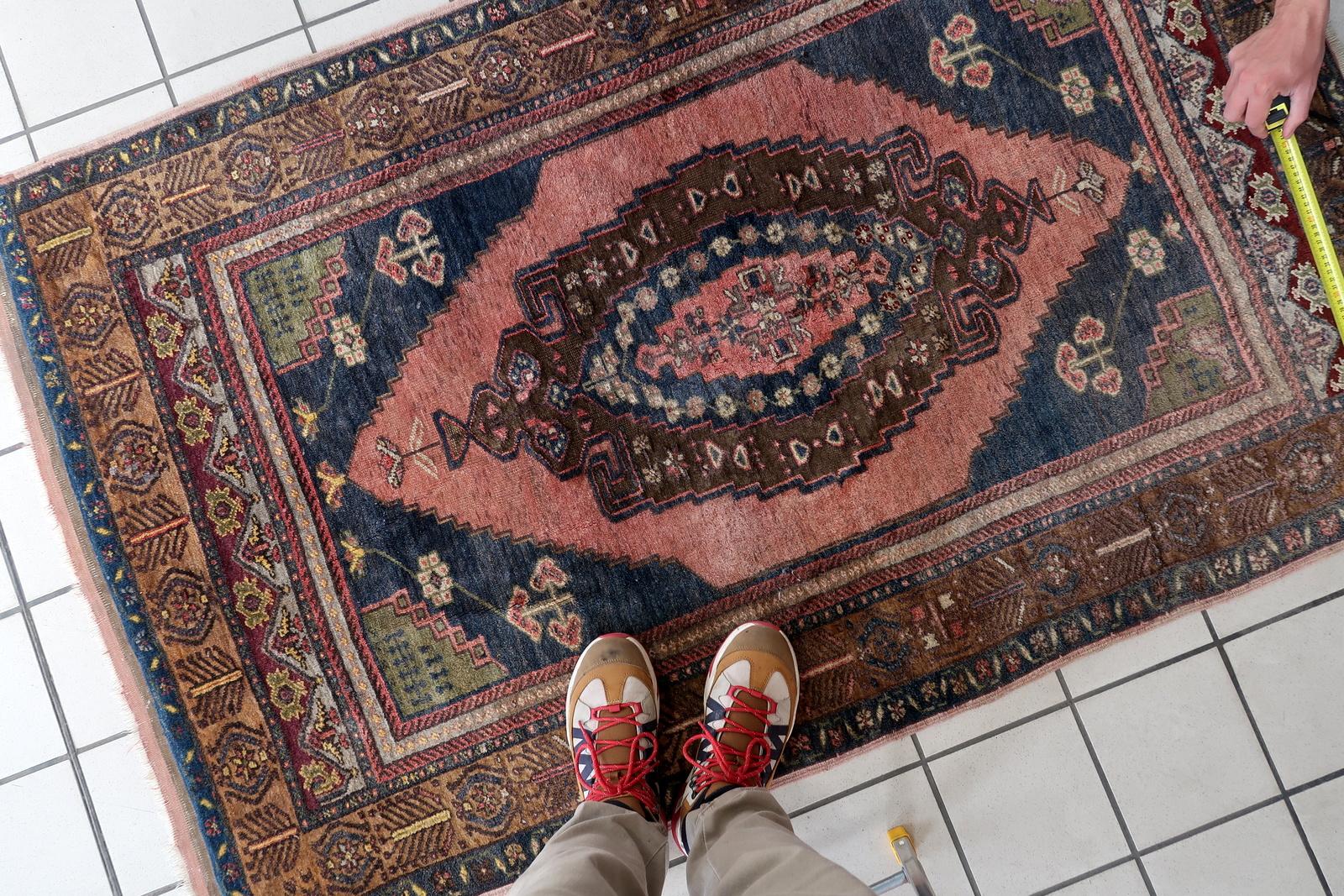 Tapis turc d'Anatolie vintage fait à la main 3.7' x 5,6', 1970 - 1C1098 en vente 4