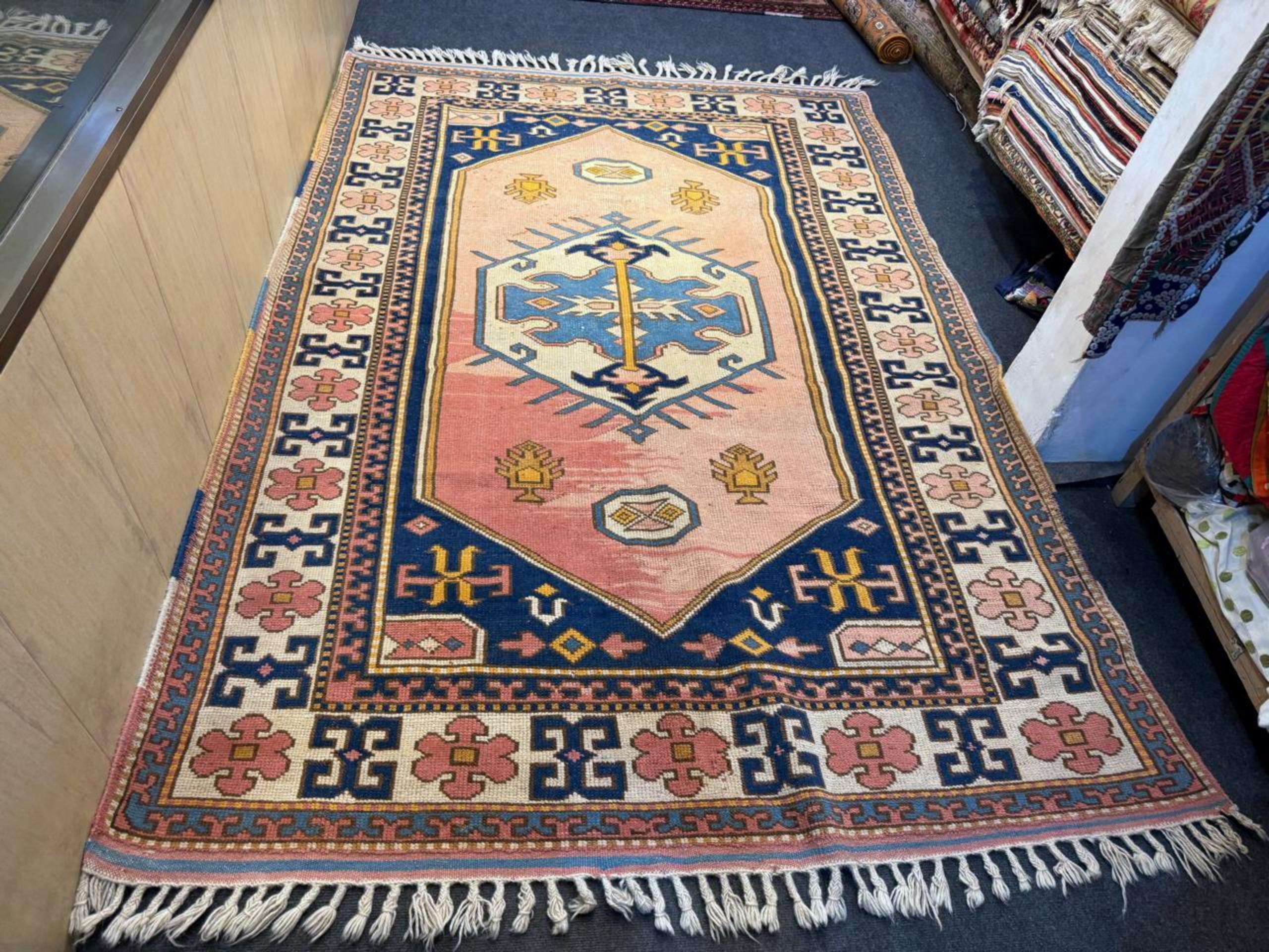 Francese Tappeto anatolico turco d'epoca fatto a mano 5,4' x 7,11, anni '50 - 2B1110 in vendita