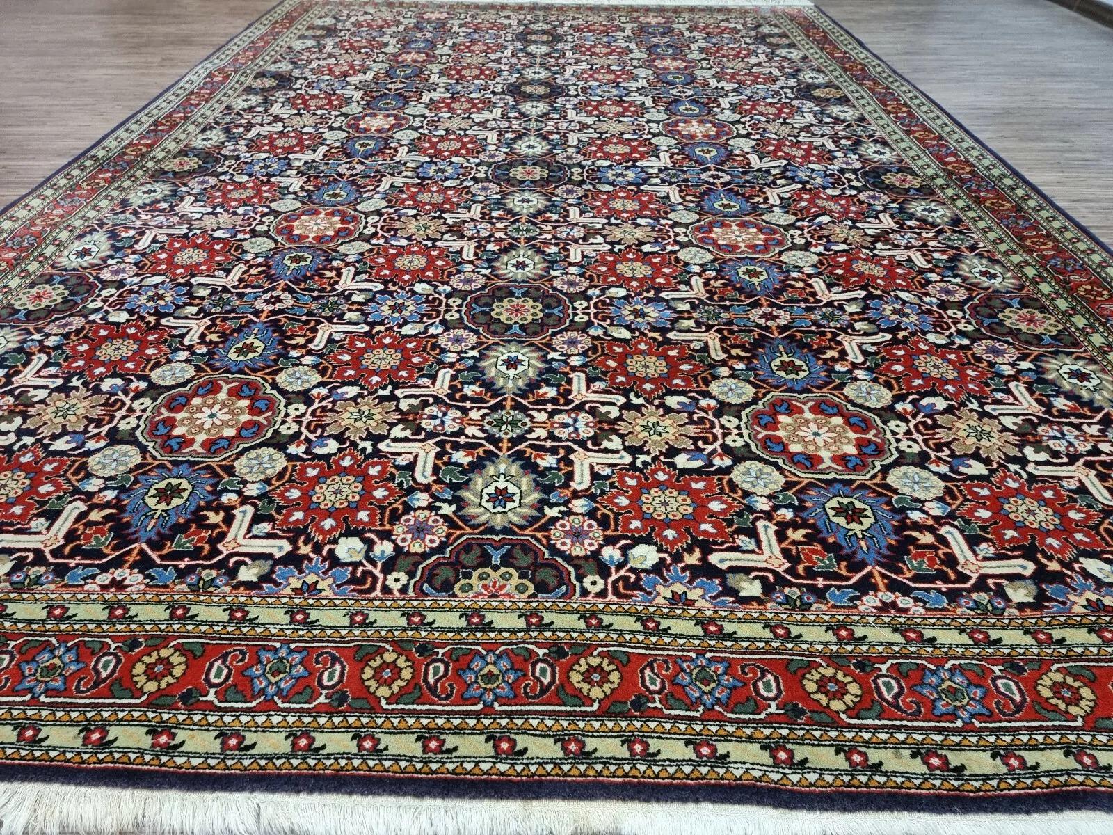 Handmade Vintage Turkish Hereke Rug 6.7' x 10.1' 1980s - 1D193 For Sale 2
