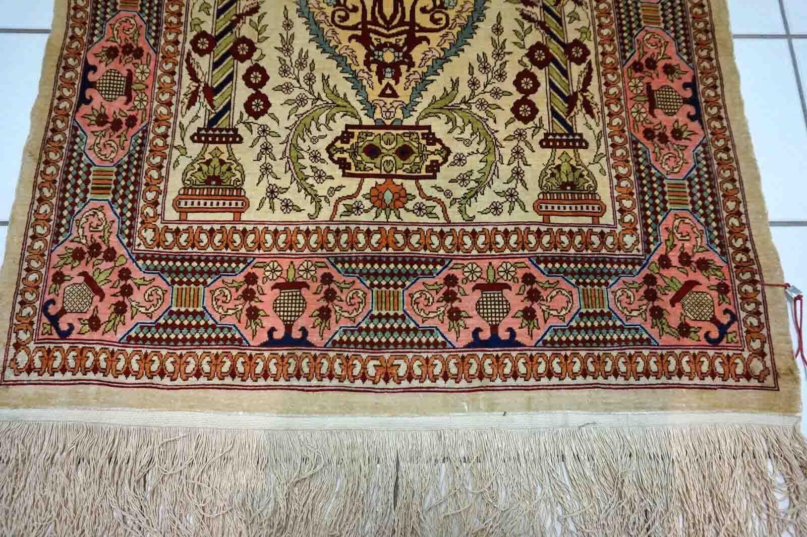 Handgefertigter türkischer Hereke-Seiden-Gebetteppich im Vintage-Stil, 1970er Jahre, 1D23 im Zustand „Gut“ in Bordeaux, FR