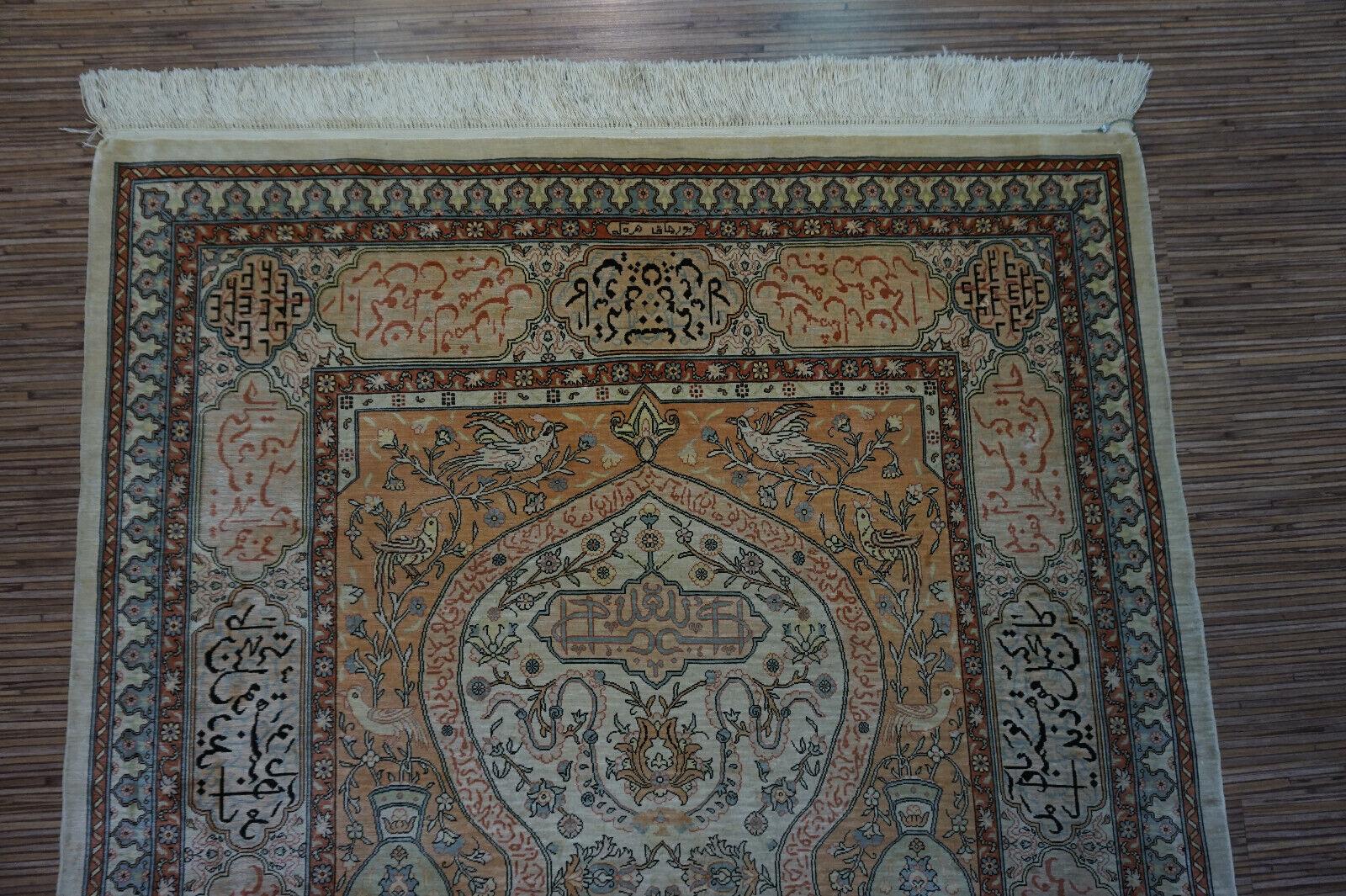 Handgefertigter türkischer Hereke-Seiden-Gebetteppich im Vintage-Stil 3,2' x 4,5', 1970er Jahre - 1D52 im Angebot 1
