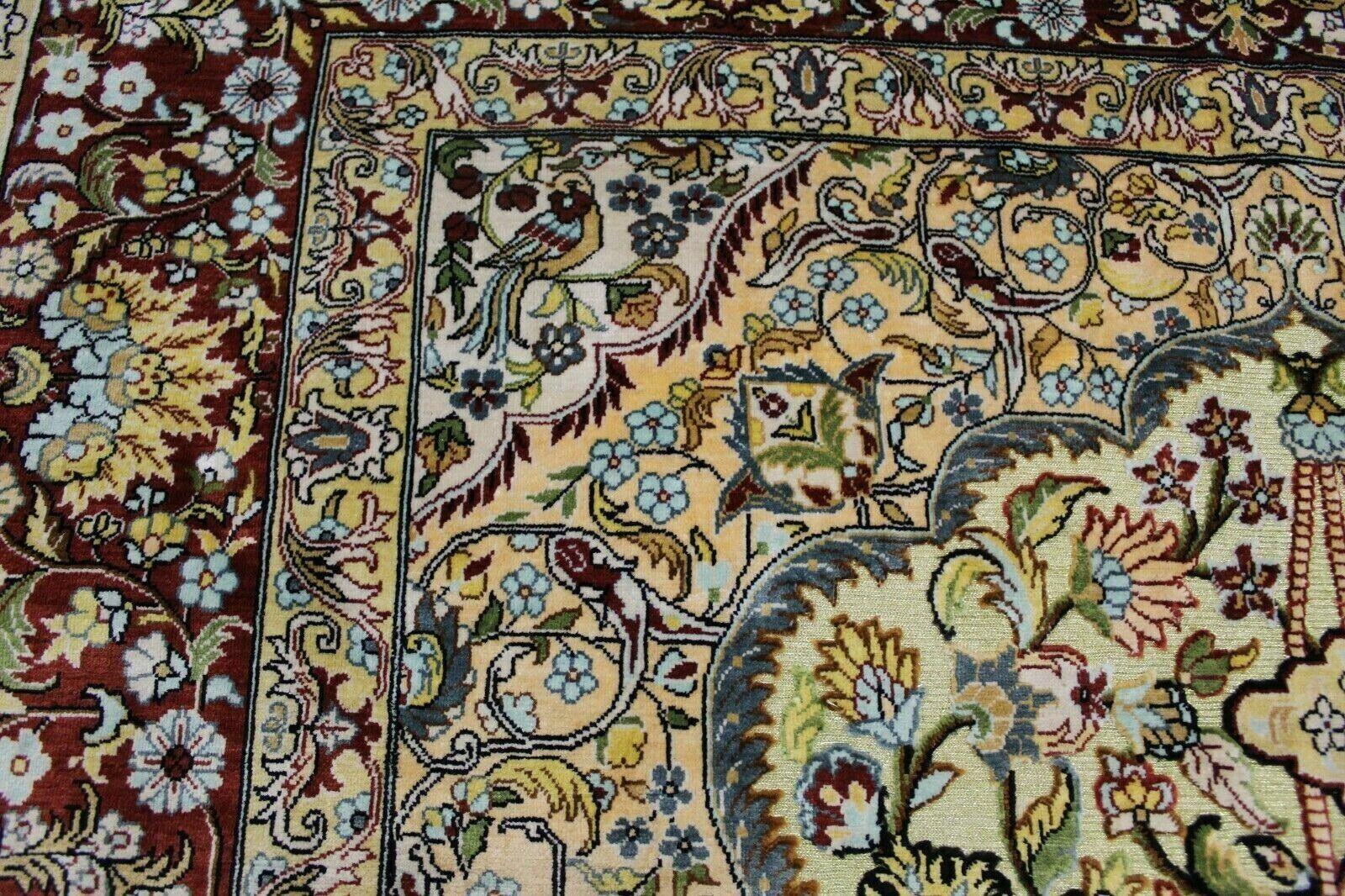 Handgefertigter türkischer Hereke-Seiden-Gebetteppich im Vintage-Stil 3.3' x 4,7', 1950er Jahre - 1K40 im Angebot 1
