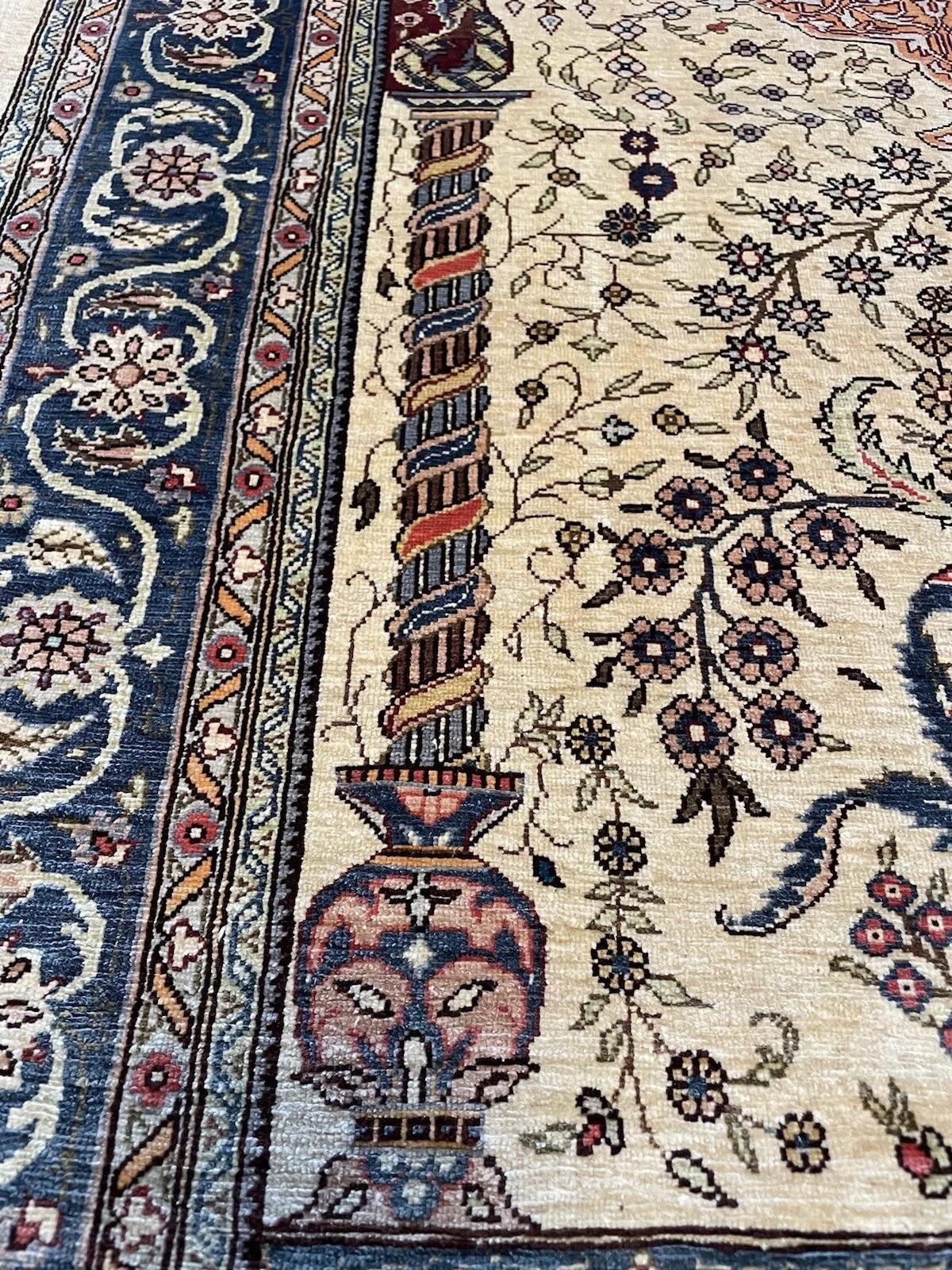 Tappeto di seta turco Hereke vintage fatto a mano 2,2' x 3,3', anni '70 - 1N53 in vendita 4