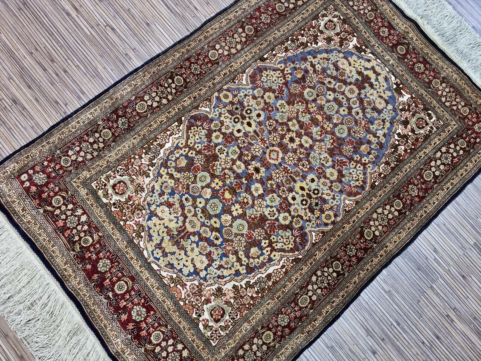 Tapis en soie turc Hereke fait main 2.3' x 3.3', 1980 - 1D133 en vente 6